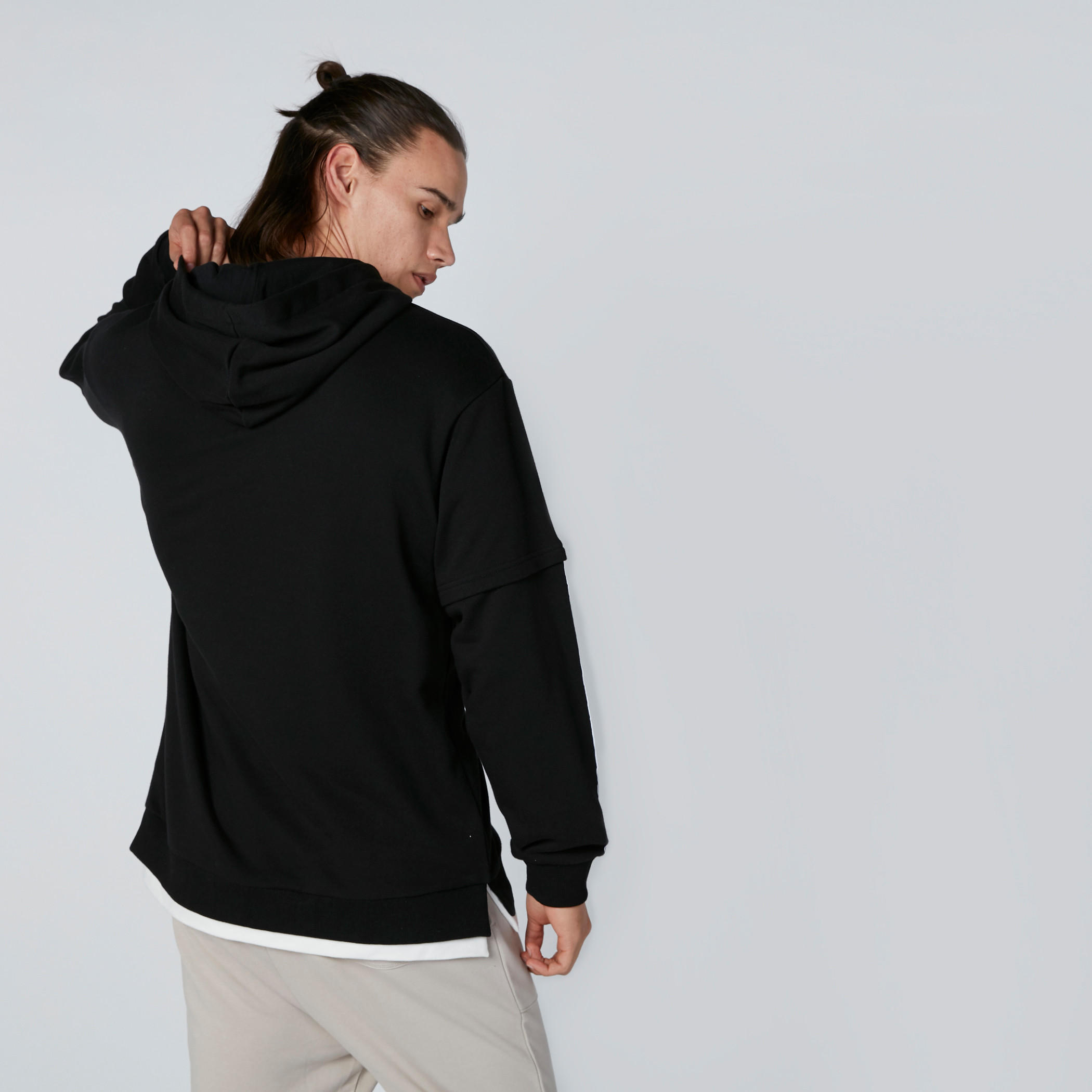 سويت شيرت بطبعات وأكمام منسدلة وقبعة-men-winterwear-hoodiesandsweatshirts-image-2