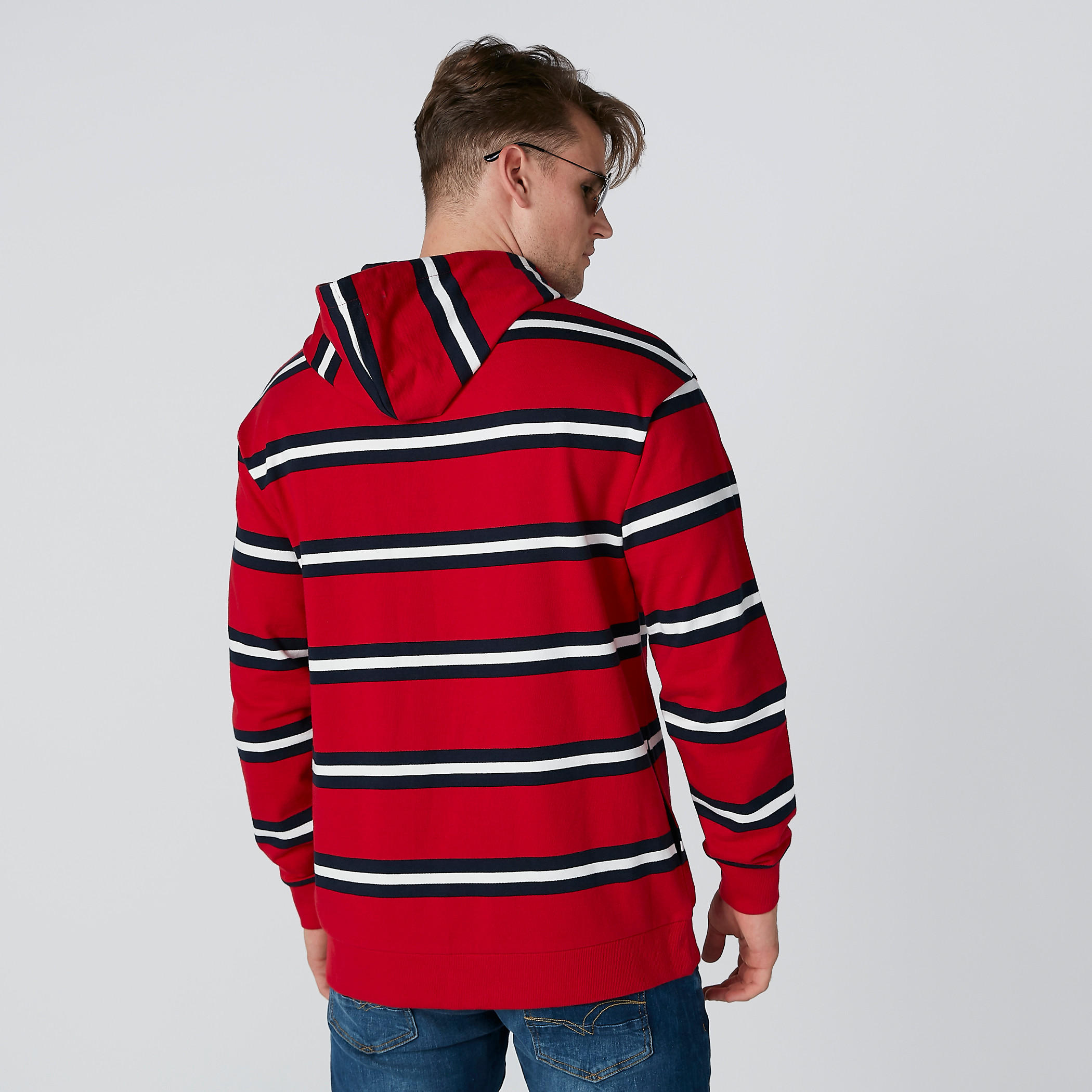 سويت شيرت مقلّم بأكمام طويلة وقبعة-men-winterwear-hoodiesandsweatshirts-image-2