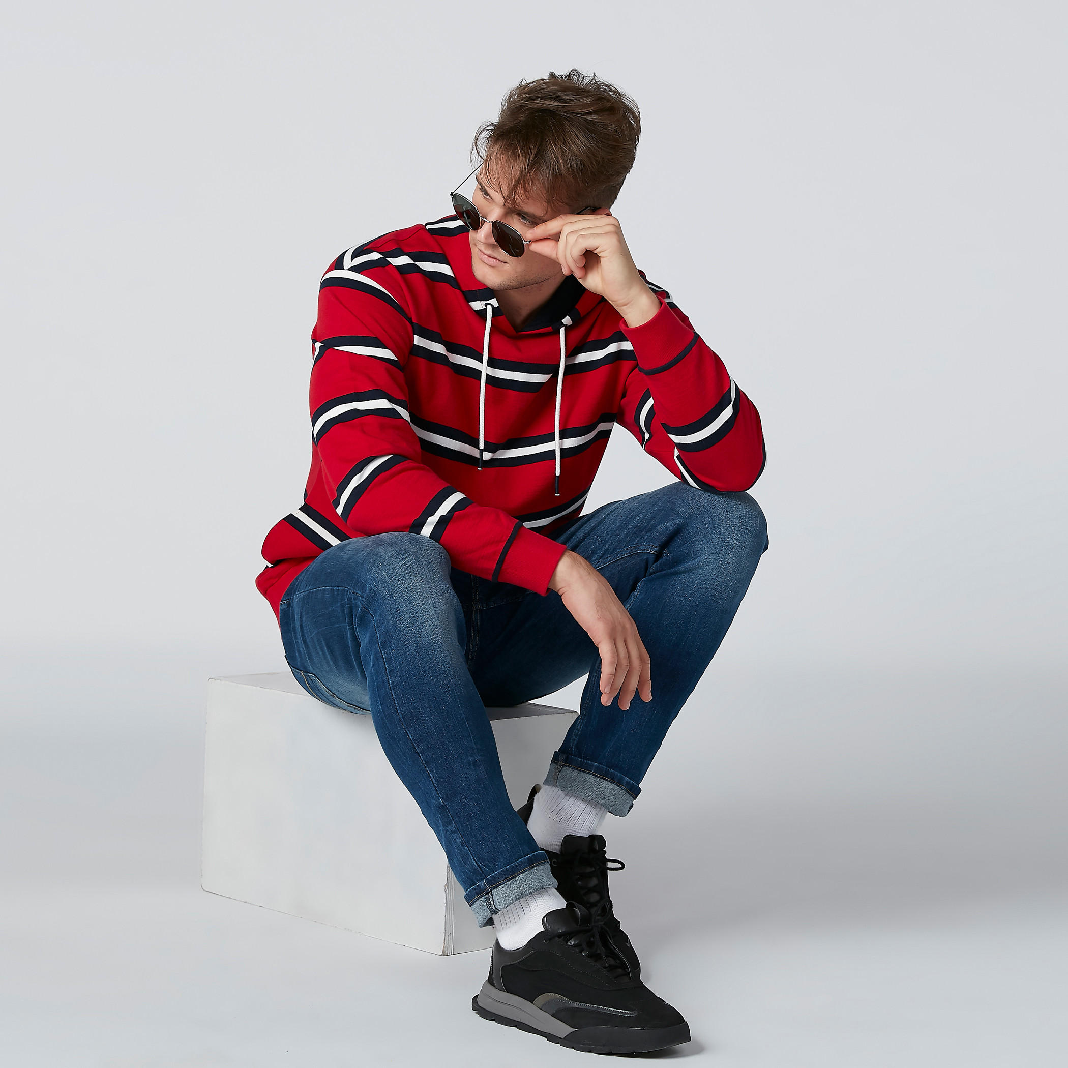 سويت شيرت مقلّم بأكمام طويلة وقبعة-men-winterwear-hoodiesandsweatshirts-image-3