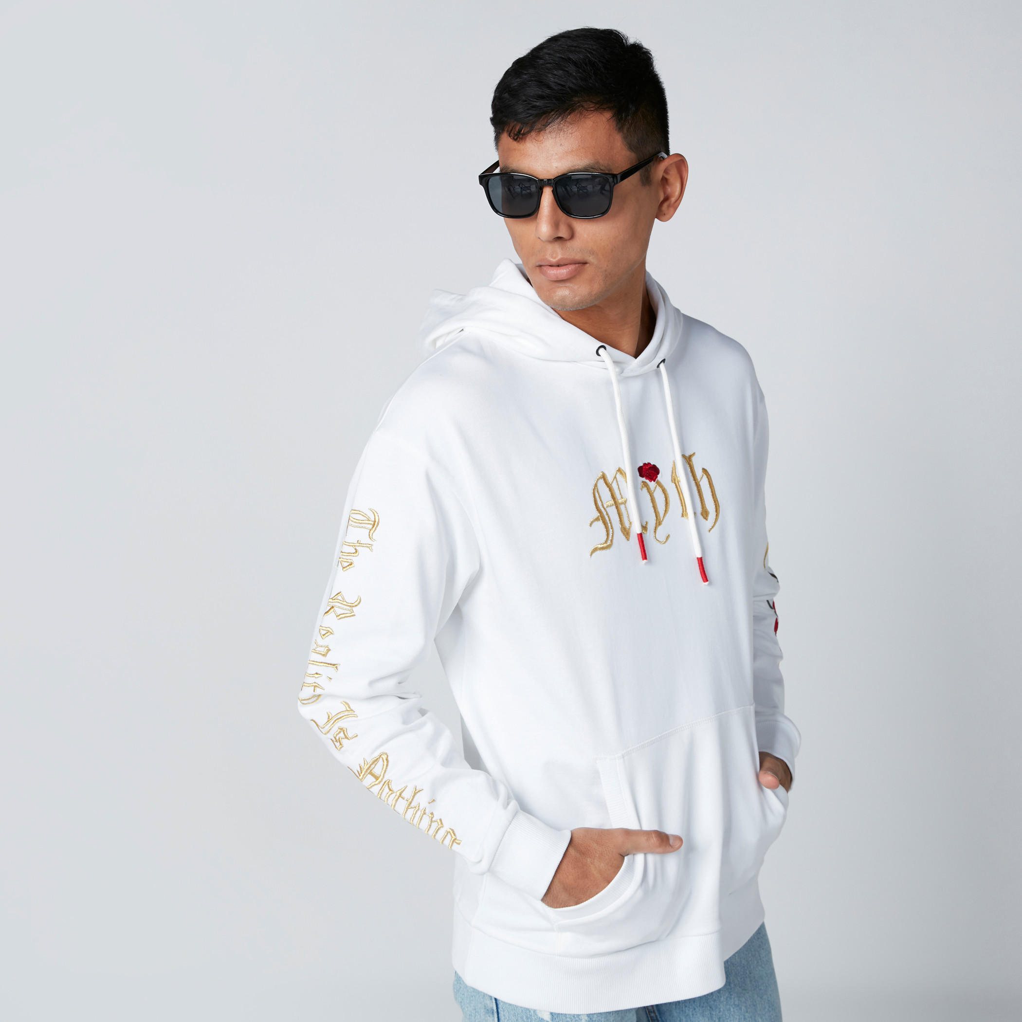 سويت شيرت مُطرّز بأكمام طويلة وقبعة-men-winterwear-hoodiesandsweatshirts-image-5