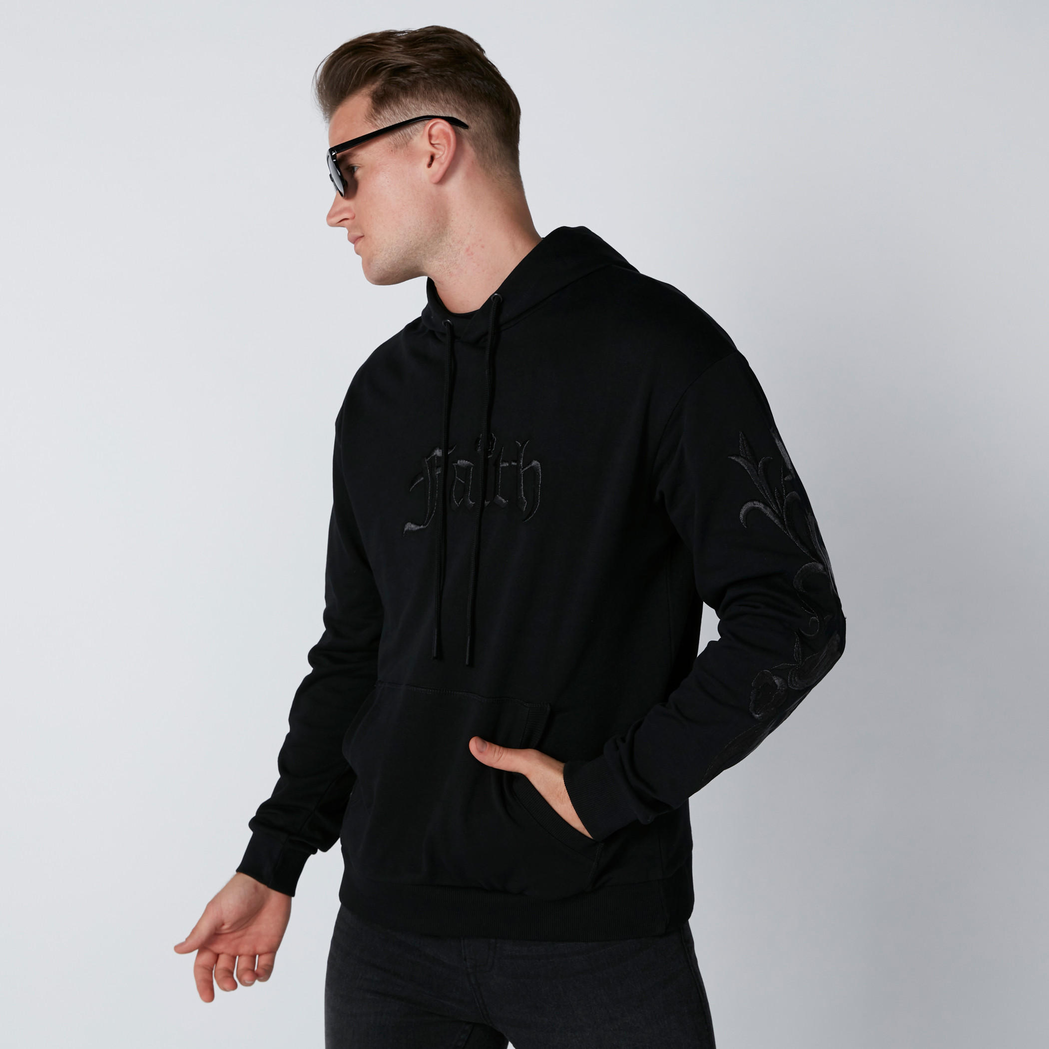 Embroidered Sweatshirt in Regular Fit with Kangaroo Pockets-men-winterwear-hoodiesandsweatshirts-image-2