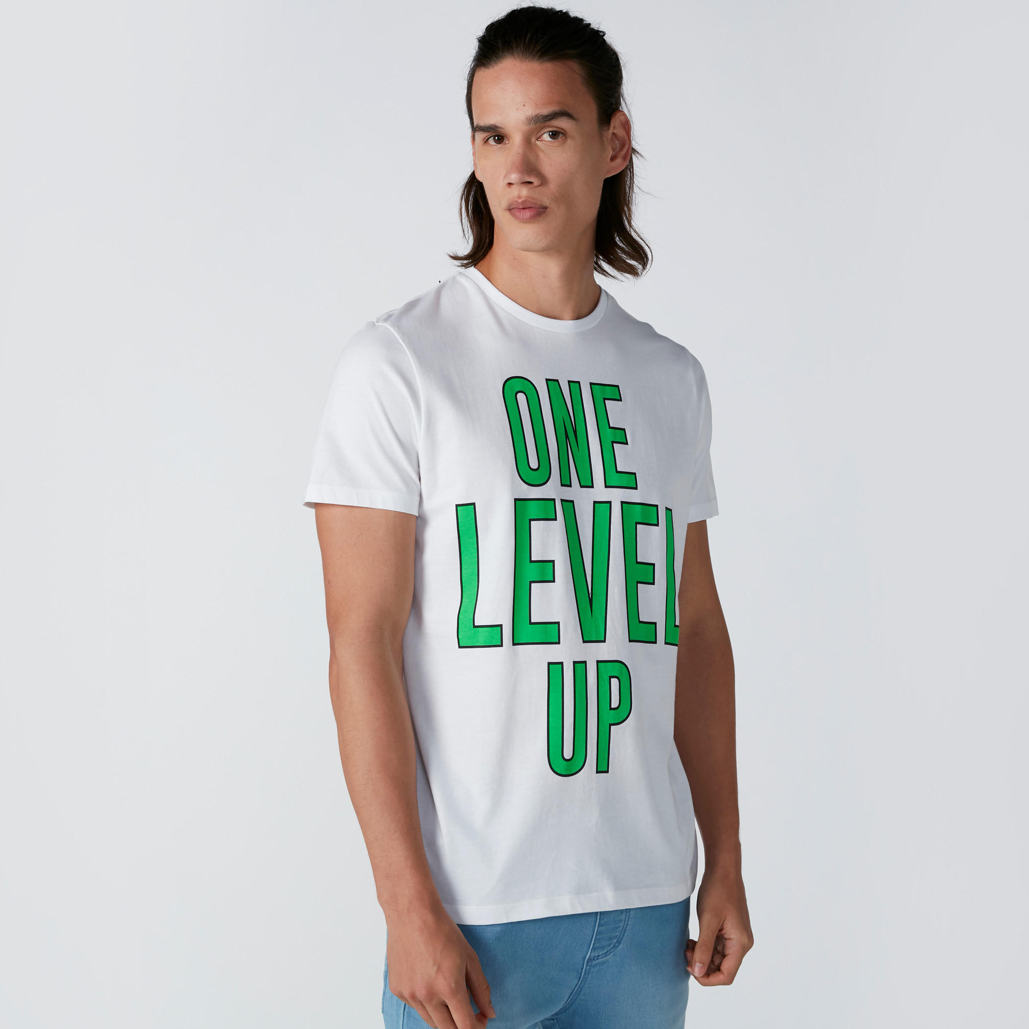 تيشيرت بياقة مستديرة وأكمام قصيرة وطبعات-men-clothing-tshirtsandpolos-tshirts-image-1