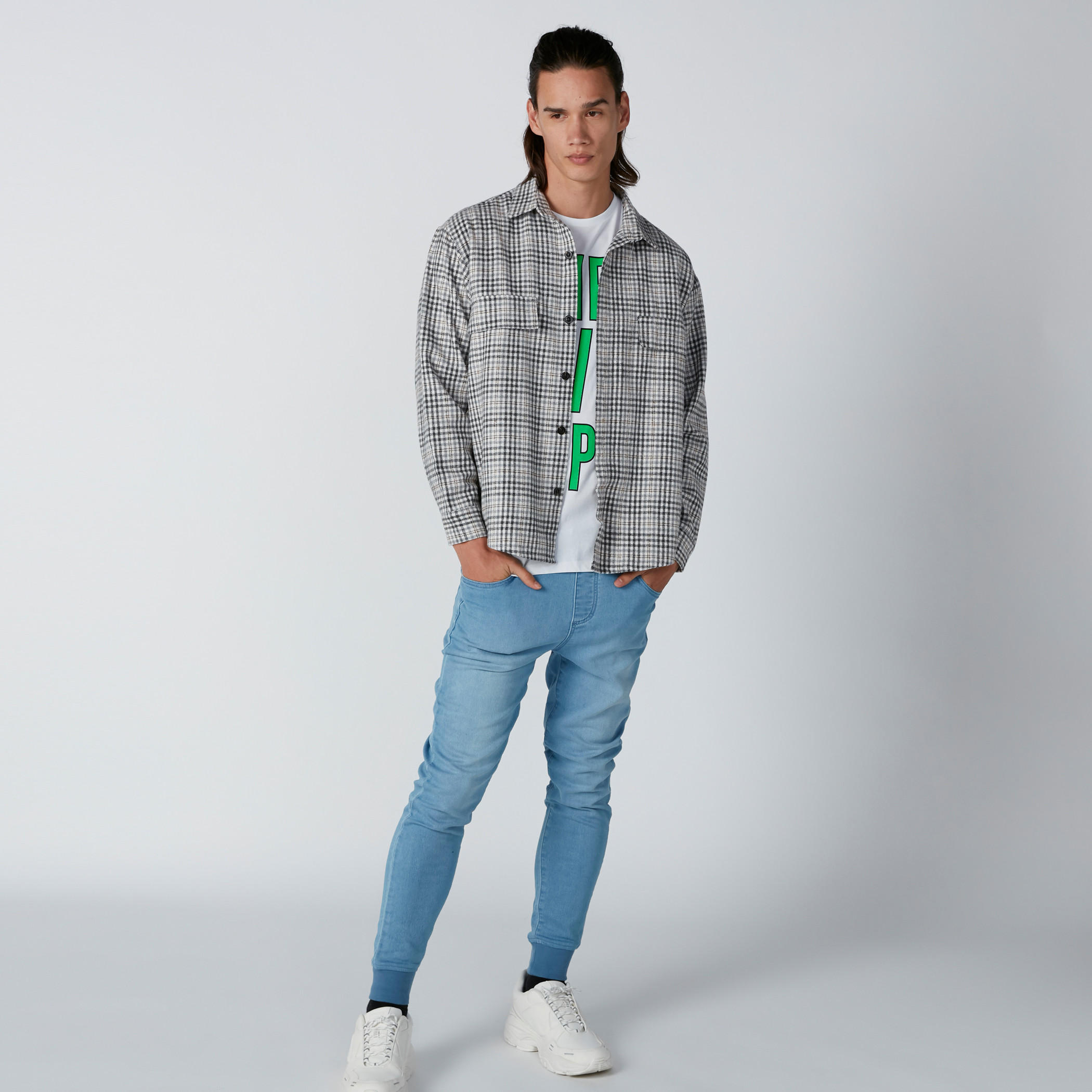 تيشيرت بياقة مستديرة وأكمام قصيرة وطبعات-men-clothing-tshirtsandpolos-tshirts-image-3