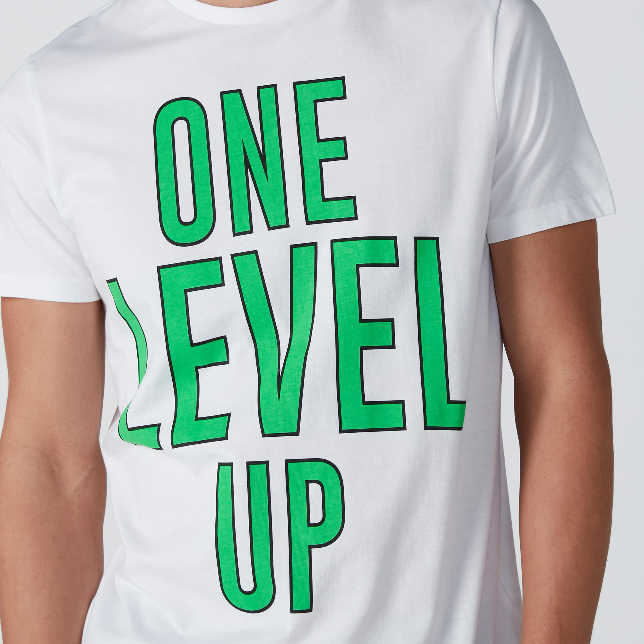 تيشيرت بياقة مستديرة وأكمام قصيرة وطبعات-men-clothing-tshirtsandpolos-tshirts-image-4