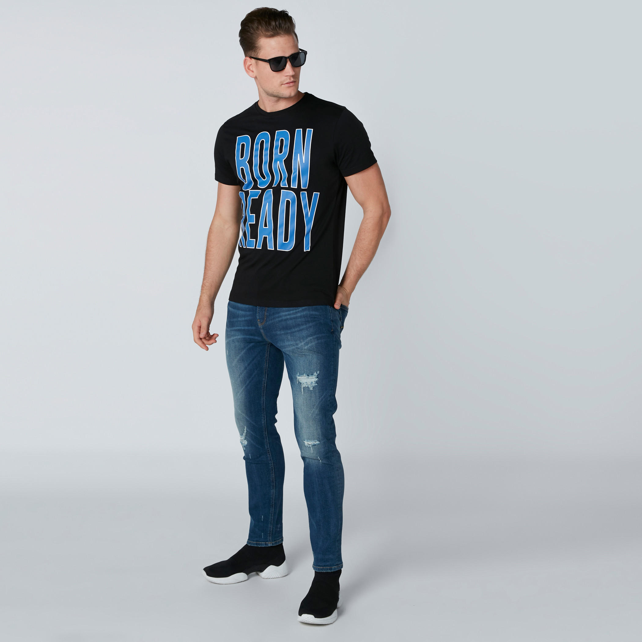 تيشيرت منقوش بياقة مستديرة وأكمام قصيرة بقصة عادية-men-clothing-tshirtsandpolos-tshirts-image-1