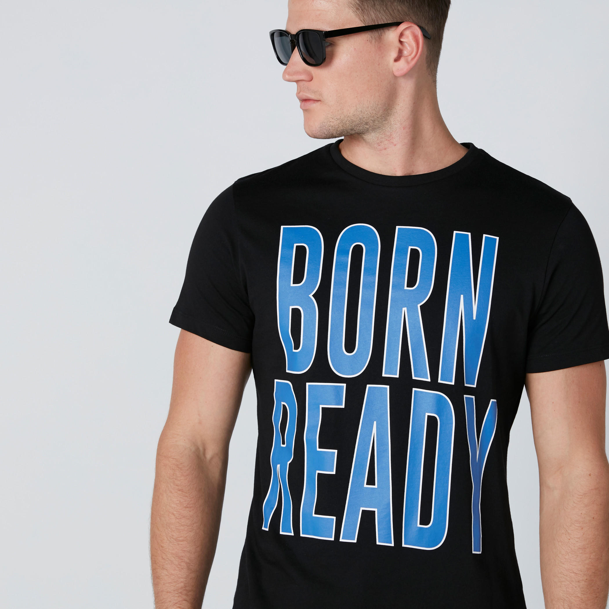تيشيرت منقوش بياقة مستديرة وأكمام قصيرة بقصة عادية-men-clothing-tshirtsandpolos-tshirts-image-4