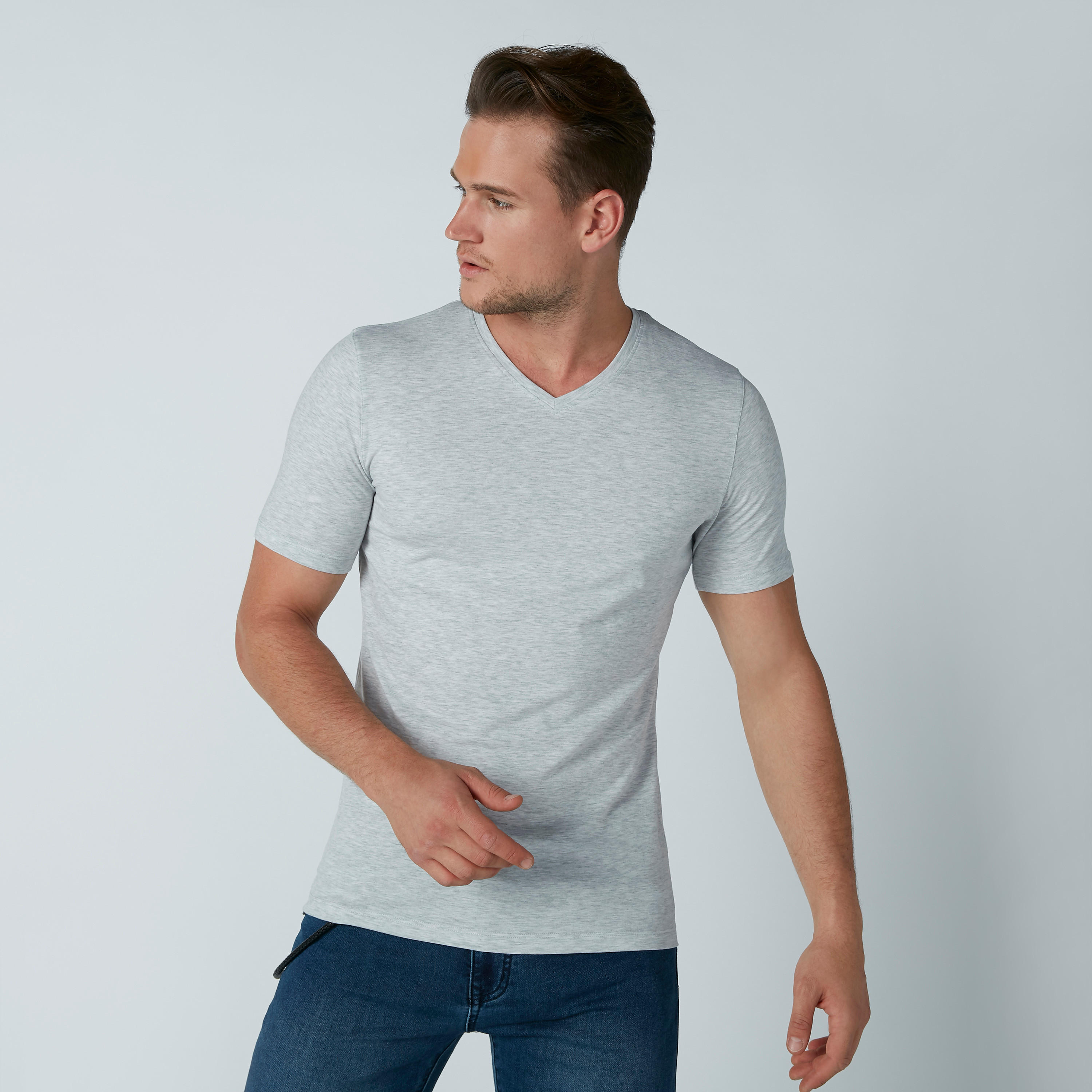 تيشيرت بياقة V وأكمام قصيرة-men-clothing-tshirtsandpolos-tshirts-image-2