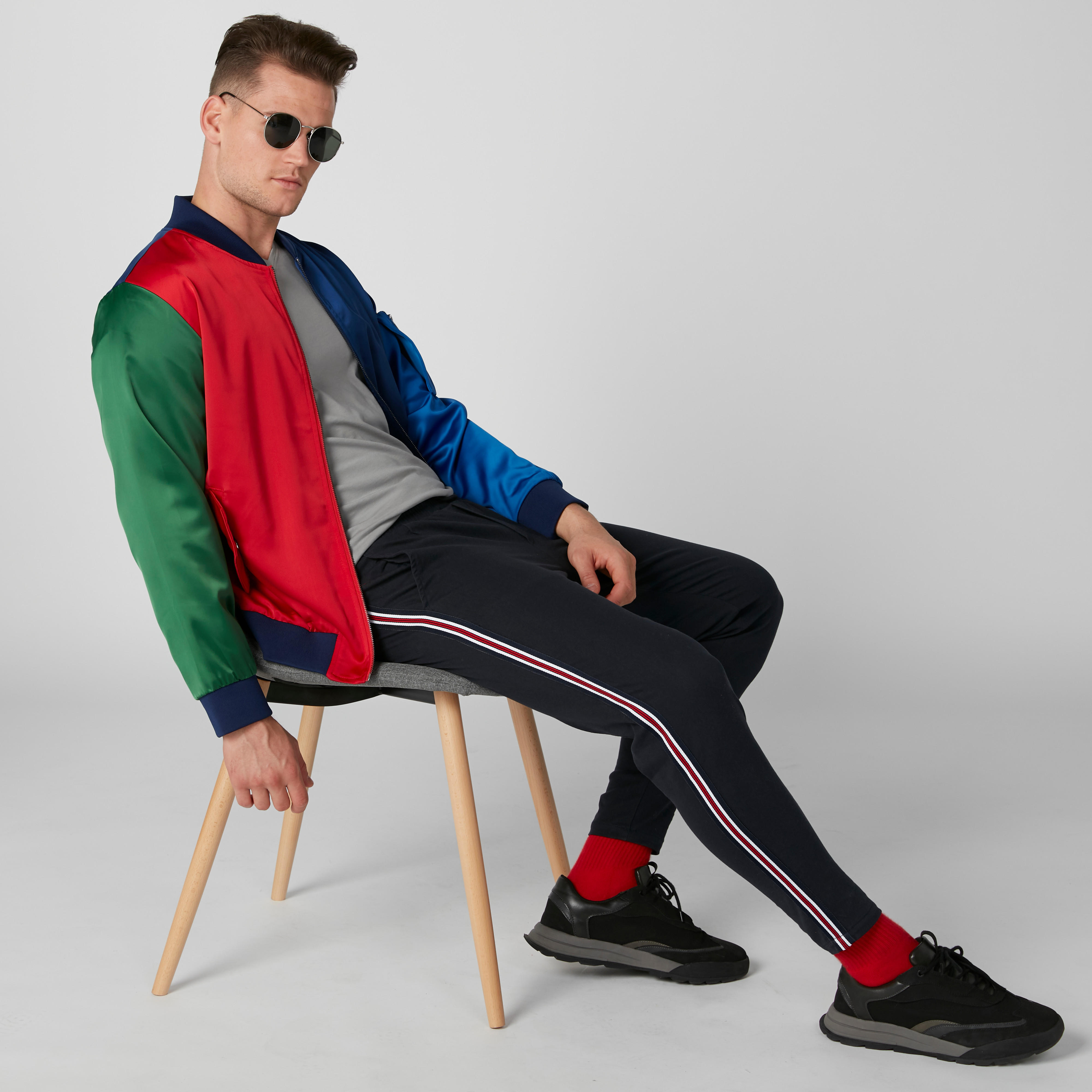 تيشيرت سادة بياقة V وأكمام قصيرة-men-clothing-tshirtsandpolos-tshirts-image-1