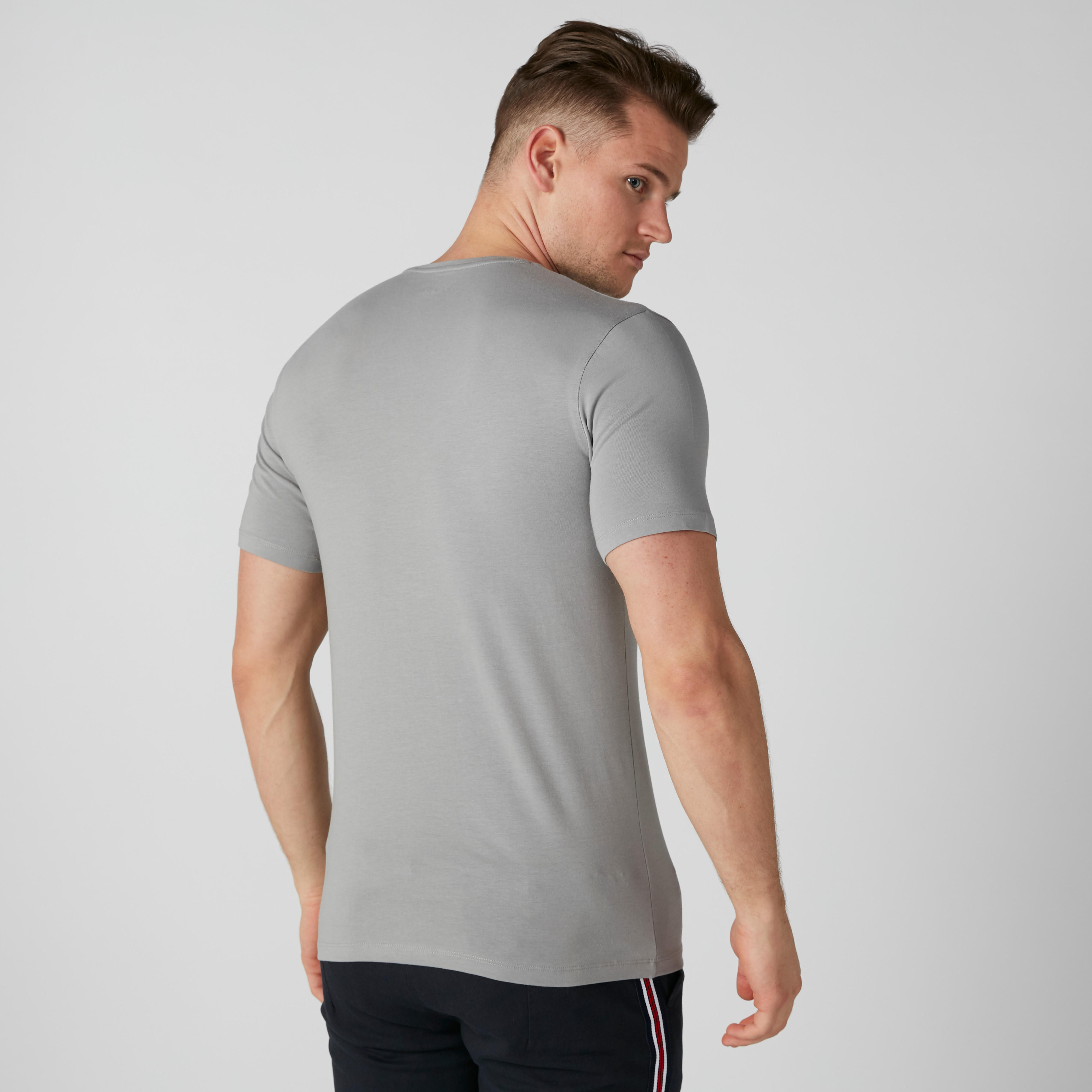 تيشيرت سادة بياقة V وأكمام قصيرة-men-clothing-tshirtsandpolos-tshirts-image-2