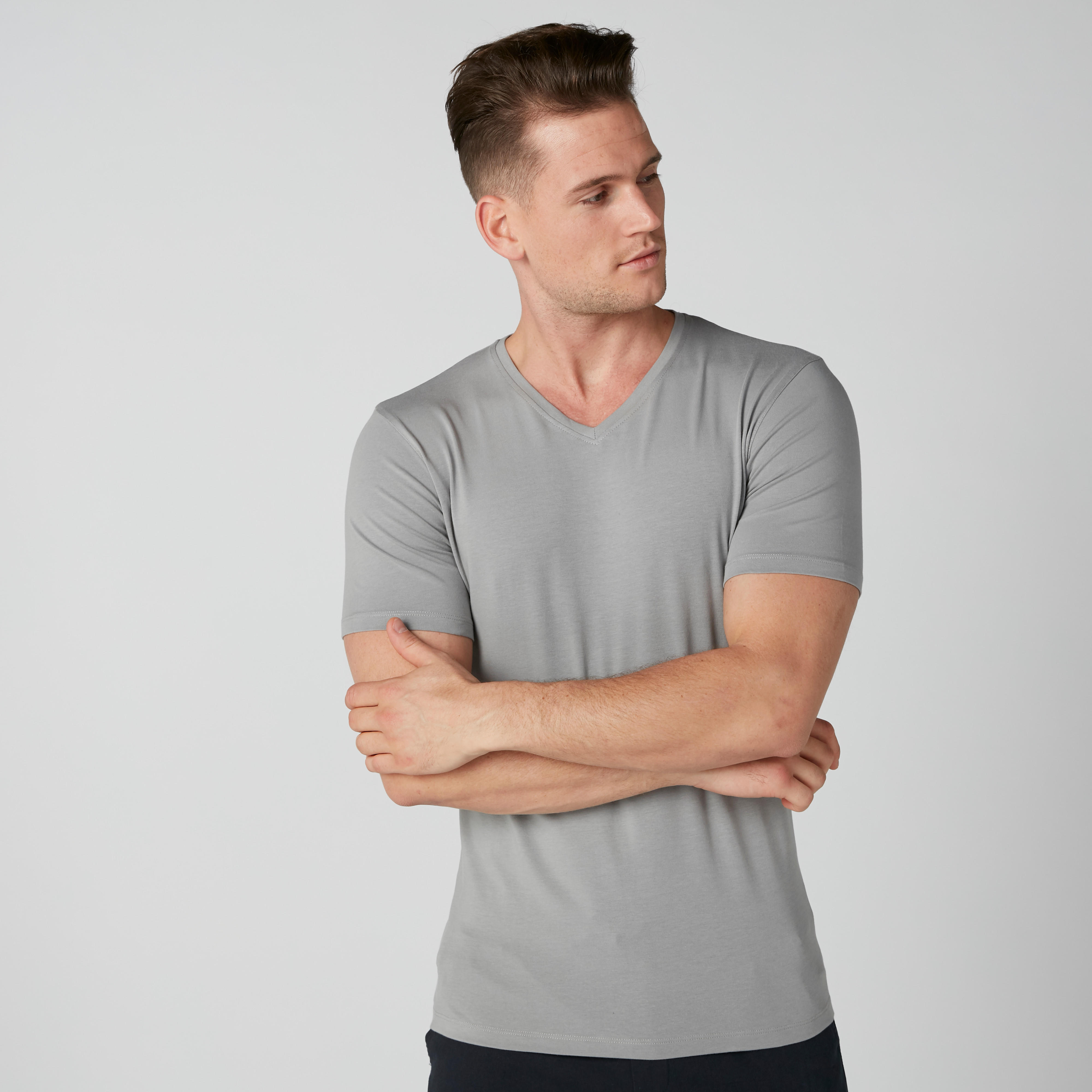 تيشيرت سادة بياقة V وأكمام قصيرة-men-clothing-tshirtsandpolos-tshirts-image-3