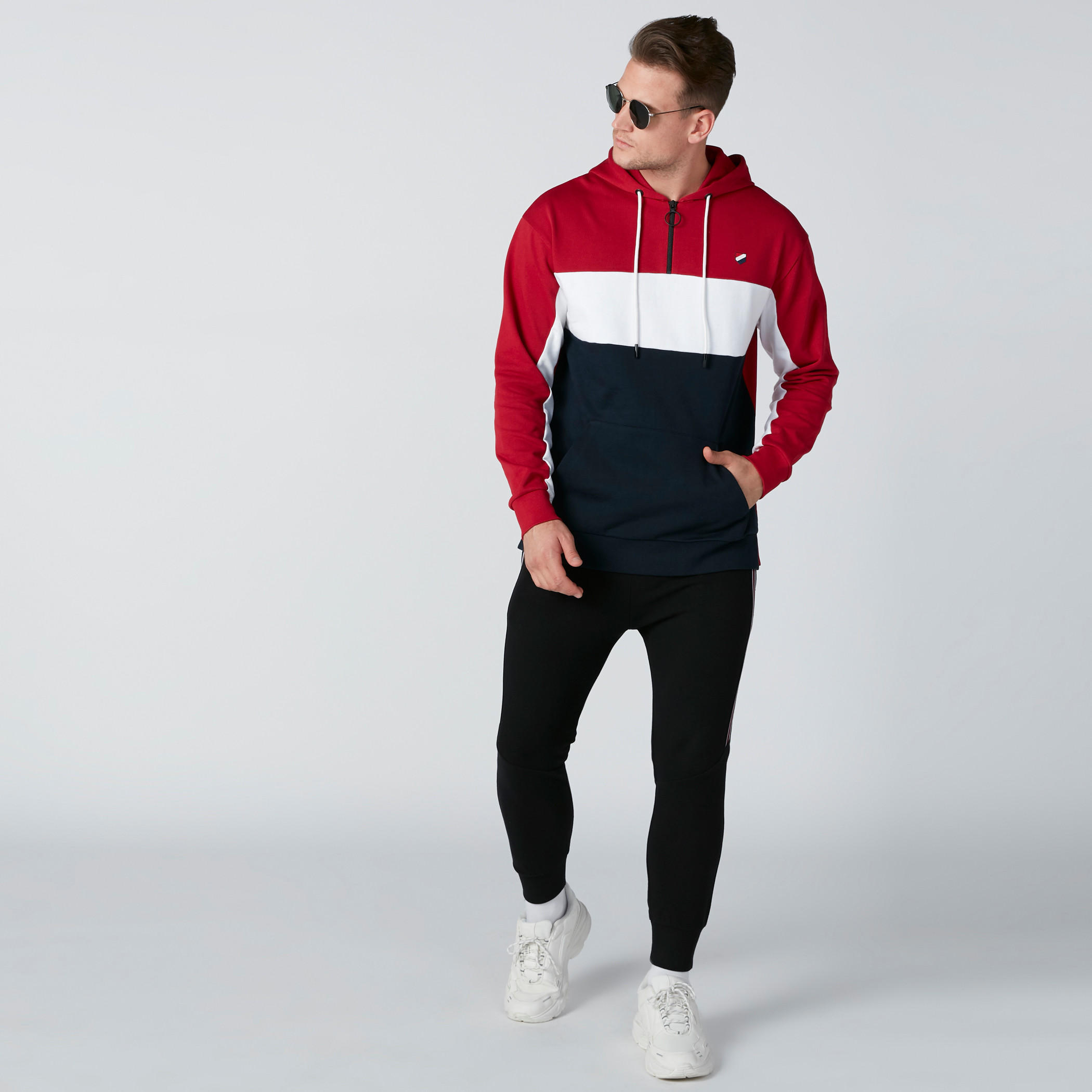 سويت شيرت بقبعة وأكمام طويلة وجيوب كانجارو-men-winterwear-hoodiesandsweatshirts-image-3