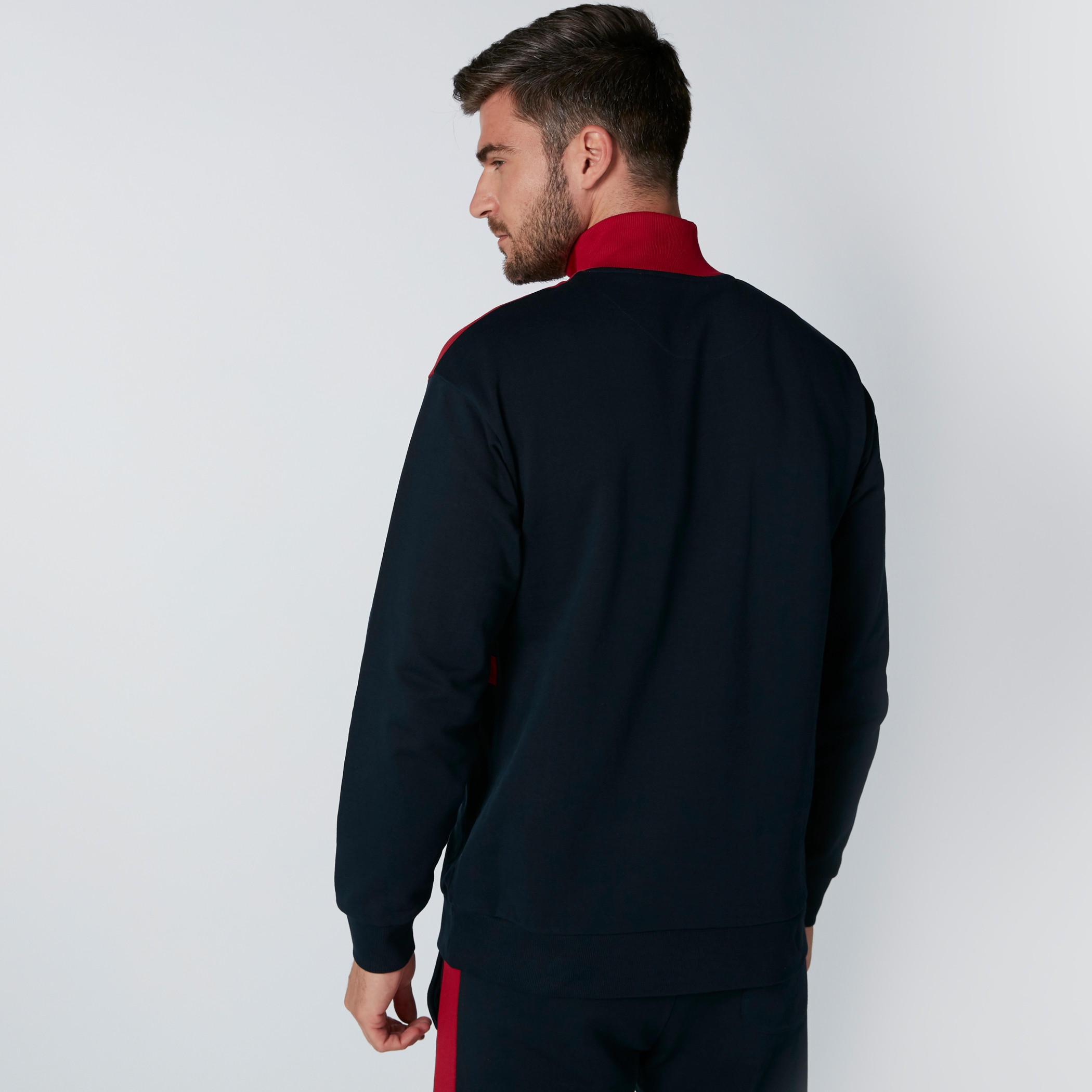 سويت شيرت بياقة عالية وسحّاب إغلاق وطبعات-men-winterwear-hoodiesandsweatshirts-image-2