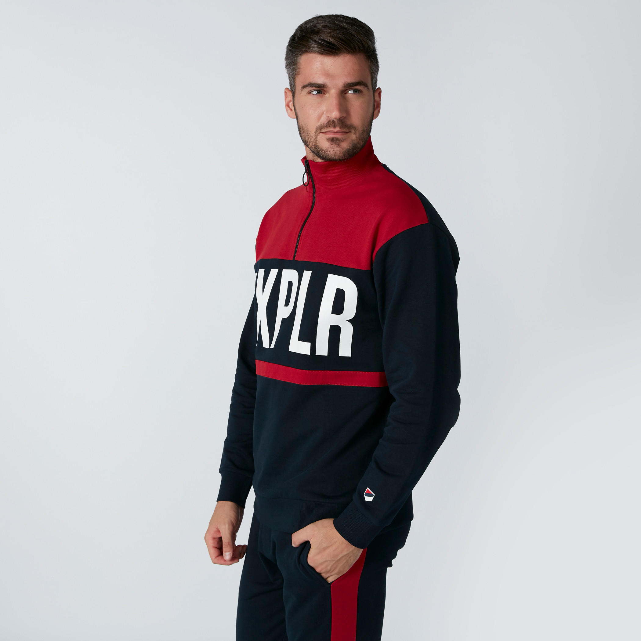 سويت شيرت بياقة عالية وسحّاب إغلاق وطبعات-men-winterwear-hoodiesandsweatshirts-image-4