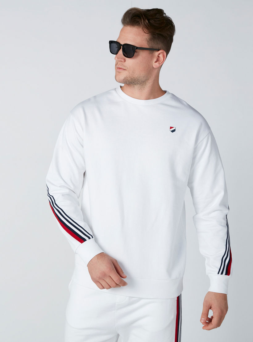 سويت شيرت بياقة مستديرة وأكمام طويلة-men-winterwear-hoodiesandsweatshirts-image-1