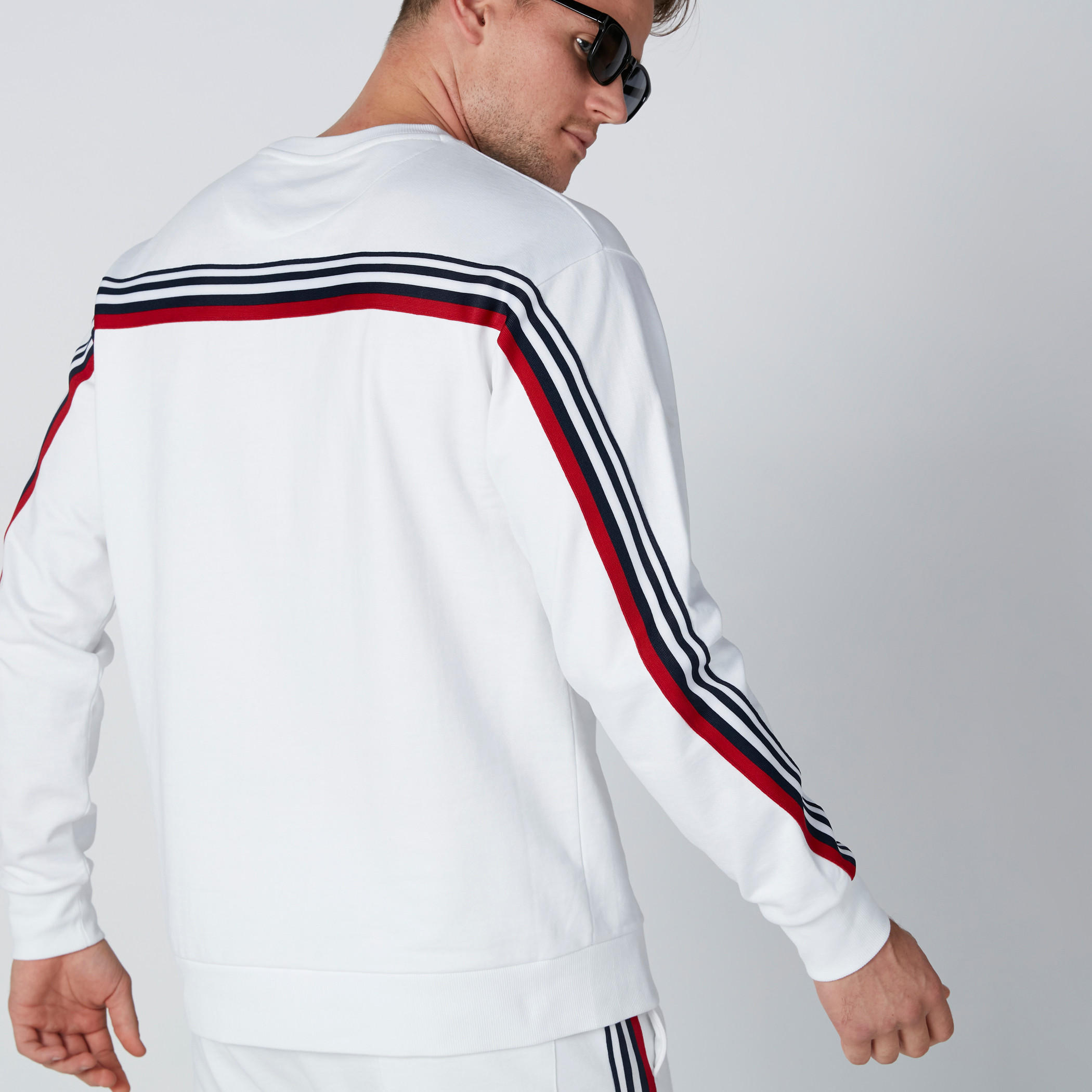 سويت شيرت بياقة مستديرة وأكمام طويلة-men-winterwear-hoodiesandsweatshirts-image-4