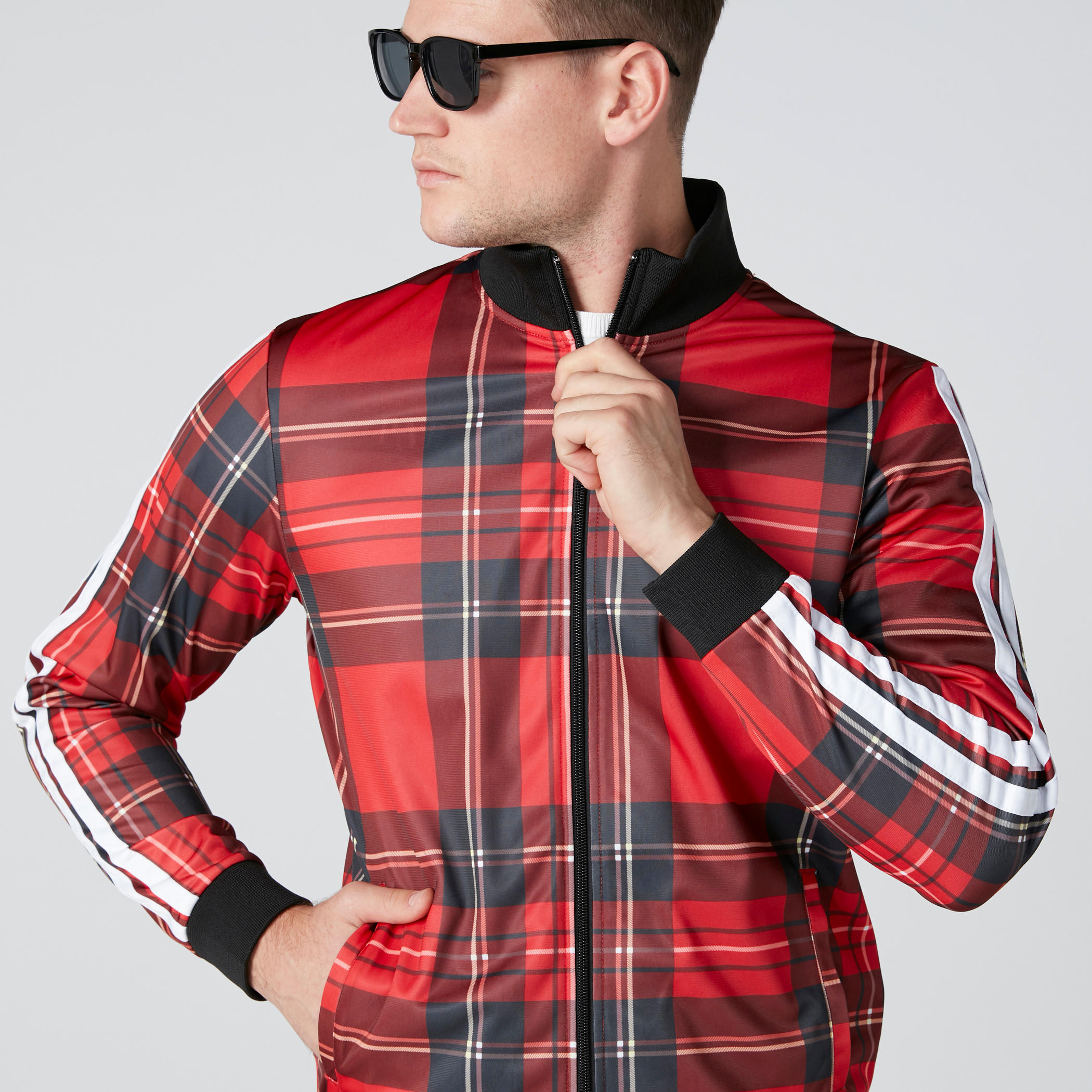 سويت شيرت كاروهات بأكمام طويلة وسحّاب إغلاق وجيوب-men-winterwear-hoodiesandsweatshirts-image-1