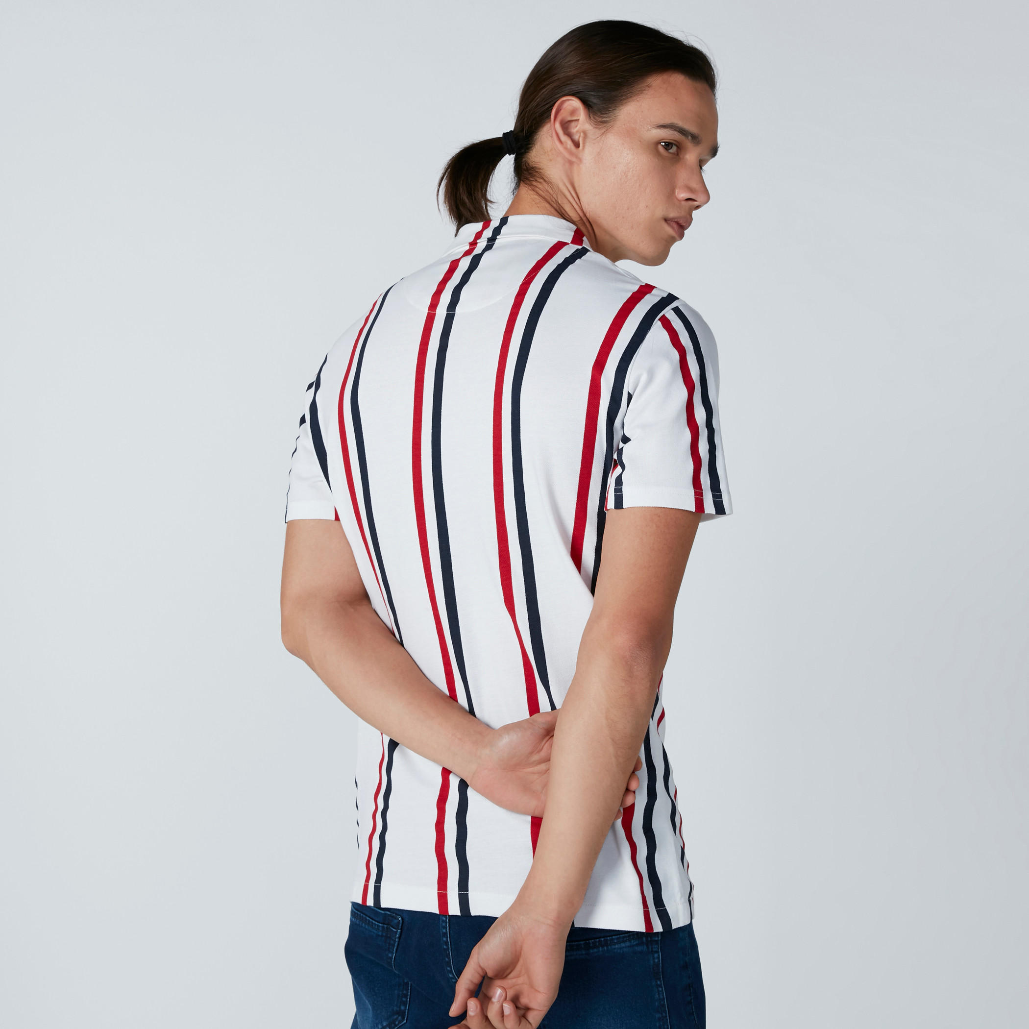 قميص مقلّم بأكمام قصيرة وأزرار-men-clothing-shirts-image-3