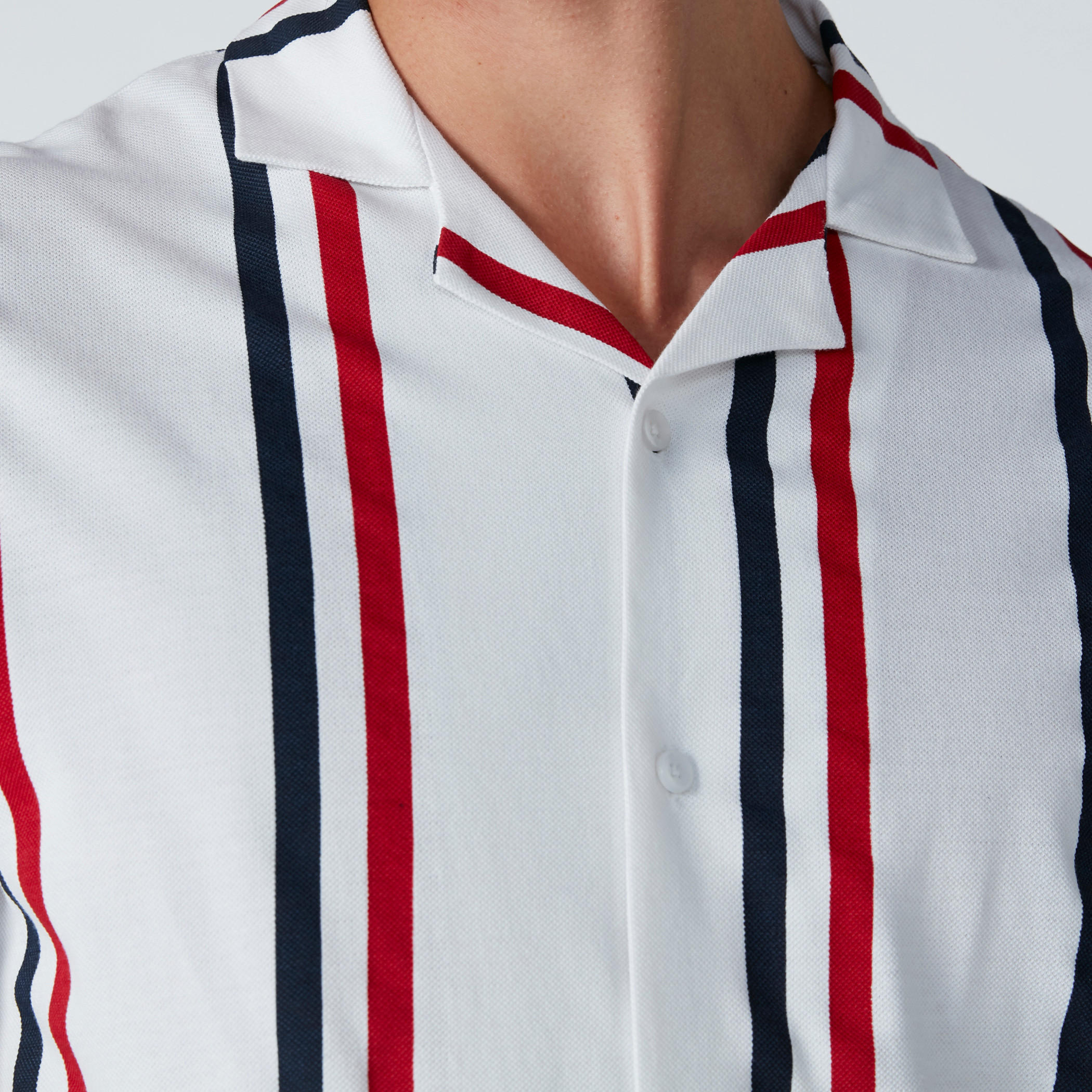 قميص مقلّم بأكمام قصيرة وأزرار-men-clothing-shirts-image-4