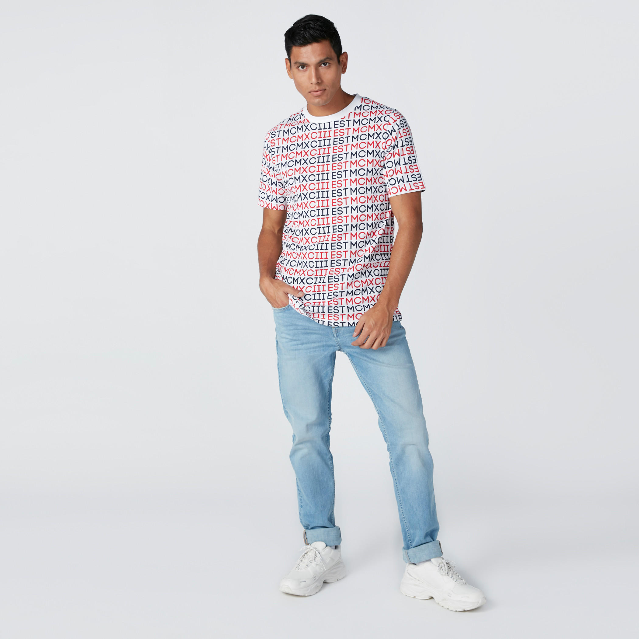 تيشيرت بياقة مستديرة وأكمام قصيرة وطبعات-men-clothing-tshirtsandpolos-tshirts-image-3
