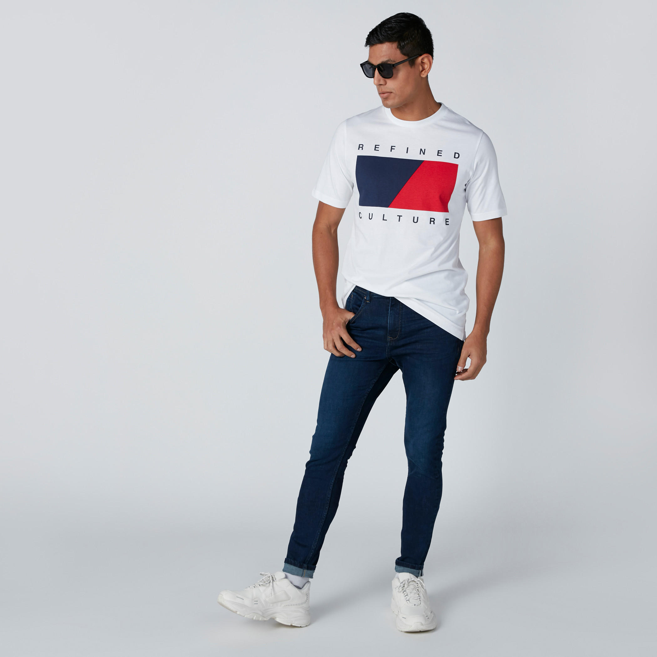تيشيرت بياقة مستديرة وأكمام قصيرة وطبعات-men-clothing-tshirtsandpolos-tshirts-image-3