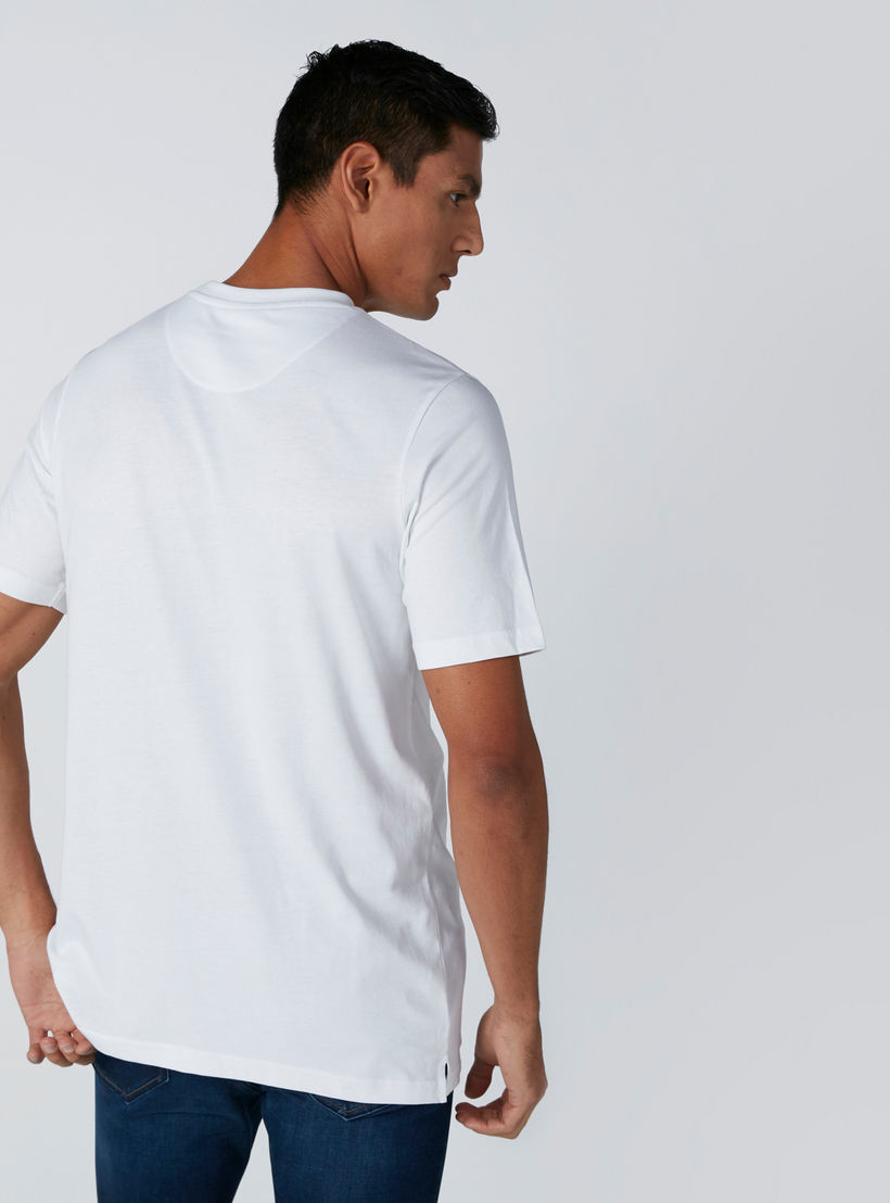 تيشيرت بياقة مستديرة وأكمام قصيرة وطبعات-men-clothing-tshirtsandpolos-tshirts-image-2