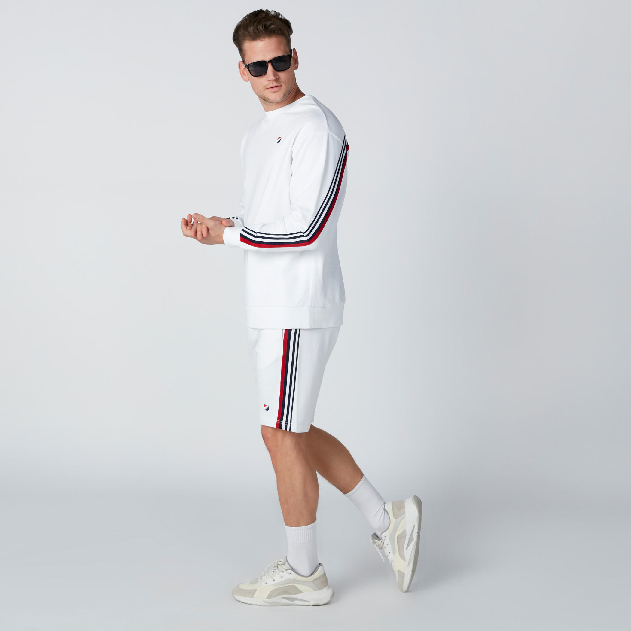 شورت سليم مقلّم برباط-men-clothing-bottoms-shorts-image-3