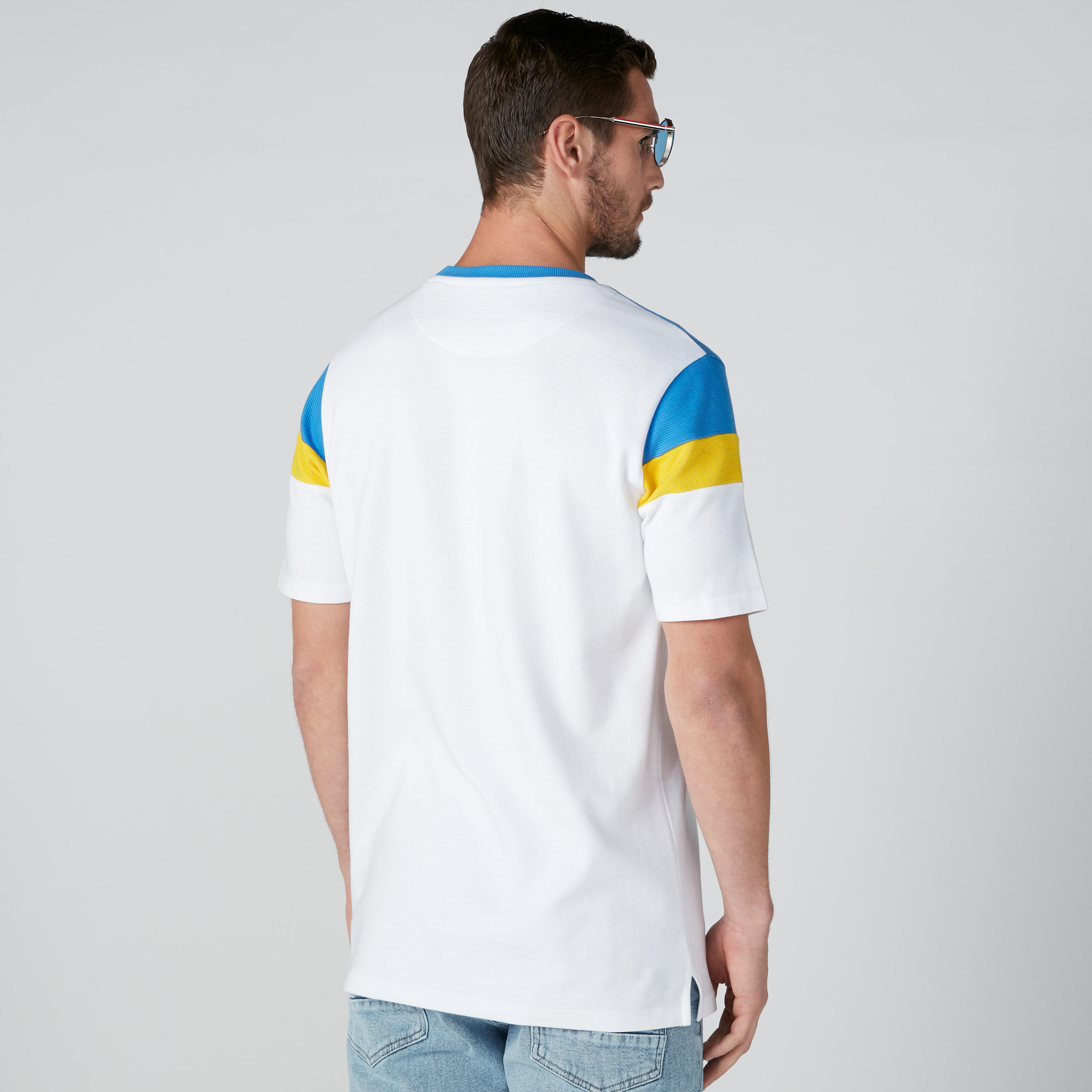 تيشيرت مقلّم بياقة مستديرة وأكمام قصيرة-men-clothing-tshirtsandpolos-tshirts-image-2