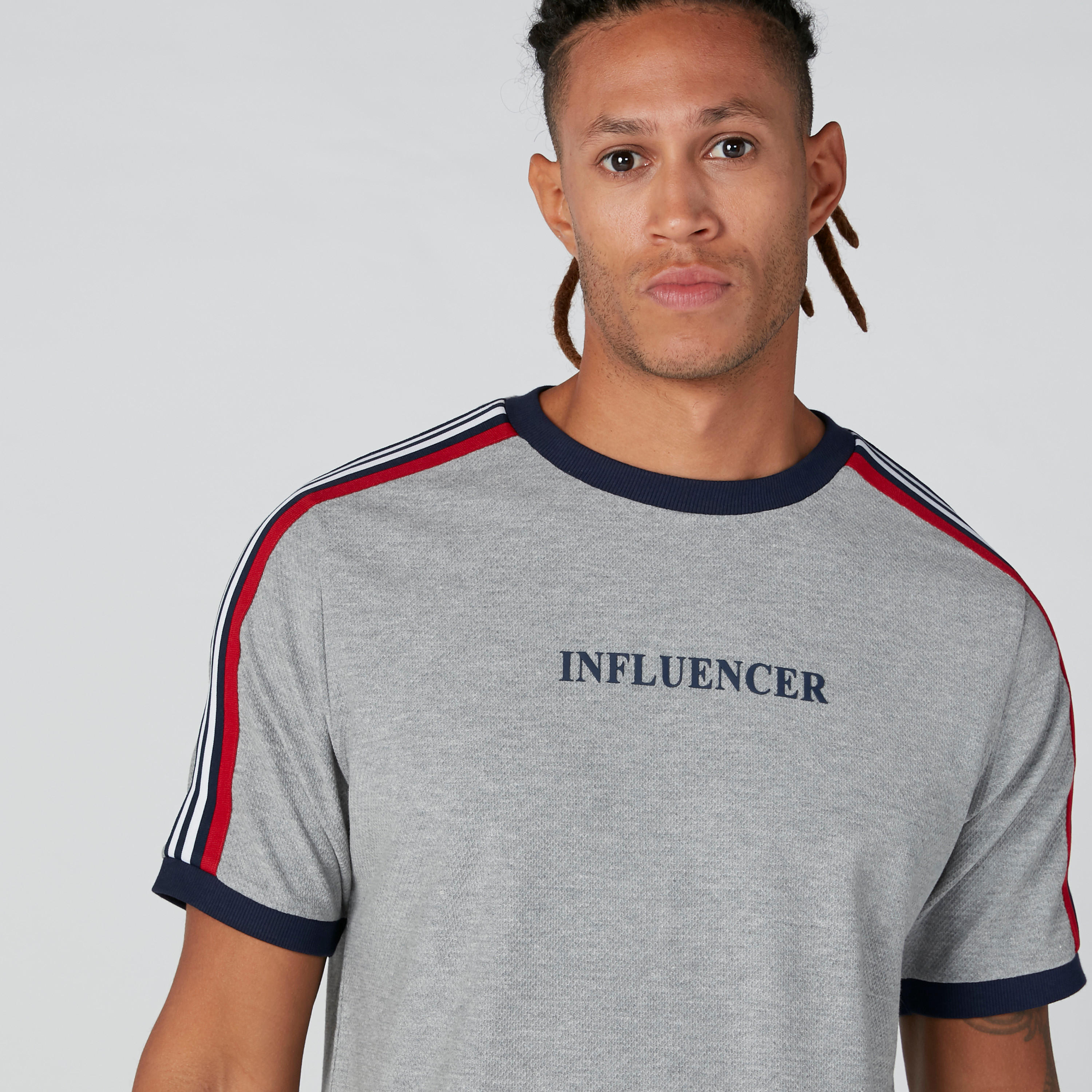 تيشيرت بقصّة واسعة وشريطة وطبعات-men-clothing-tshirtsandpolos-tshirts-image-4