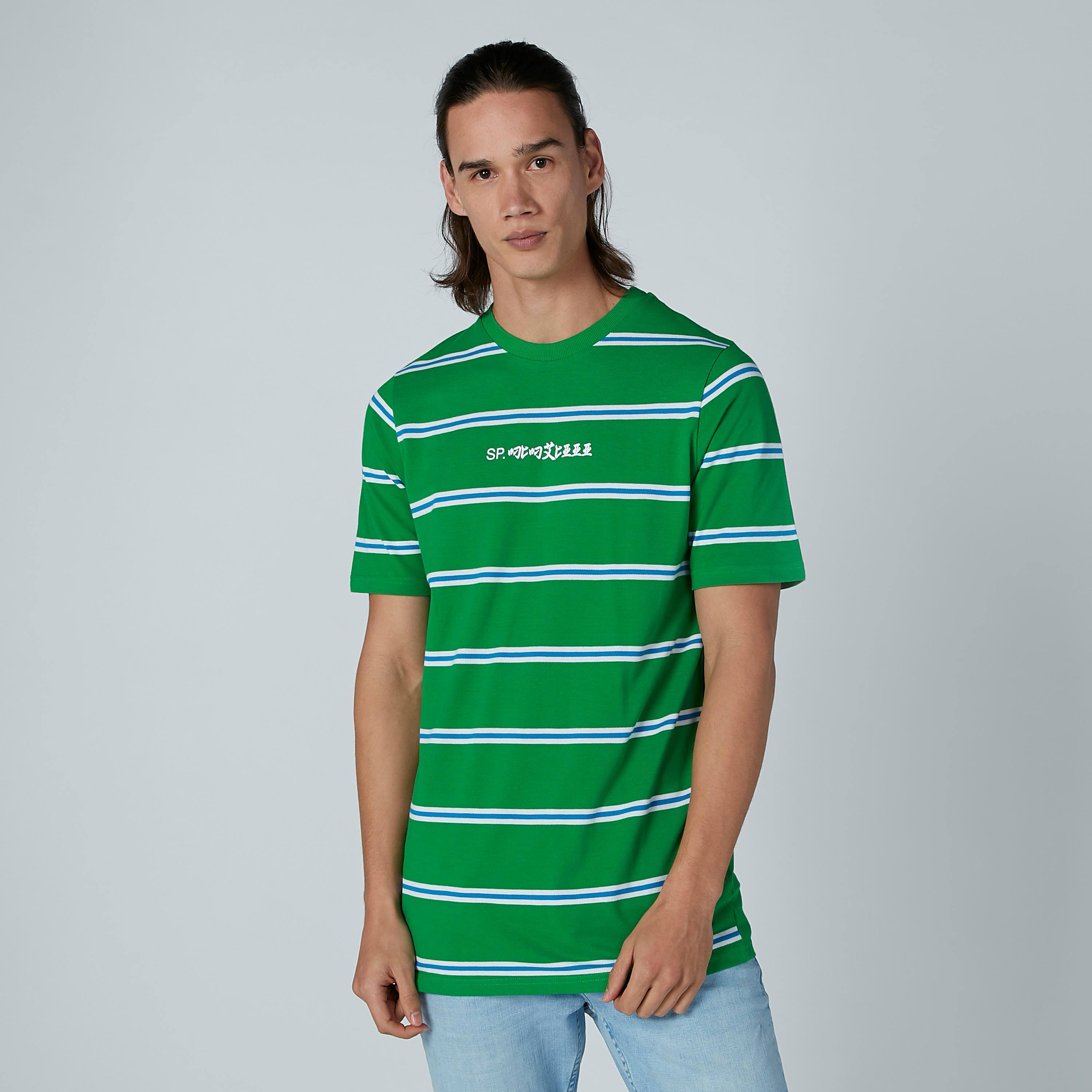 تيشيرت مقلّم بقصّة واسعة وياقة مستديرة وأكمام قصيرة-men-clothing-tshirtsandpolos-tshirts-image-1