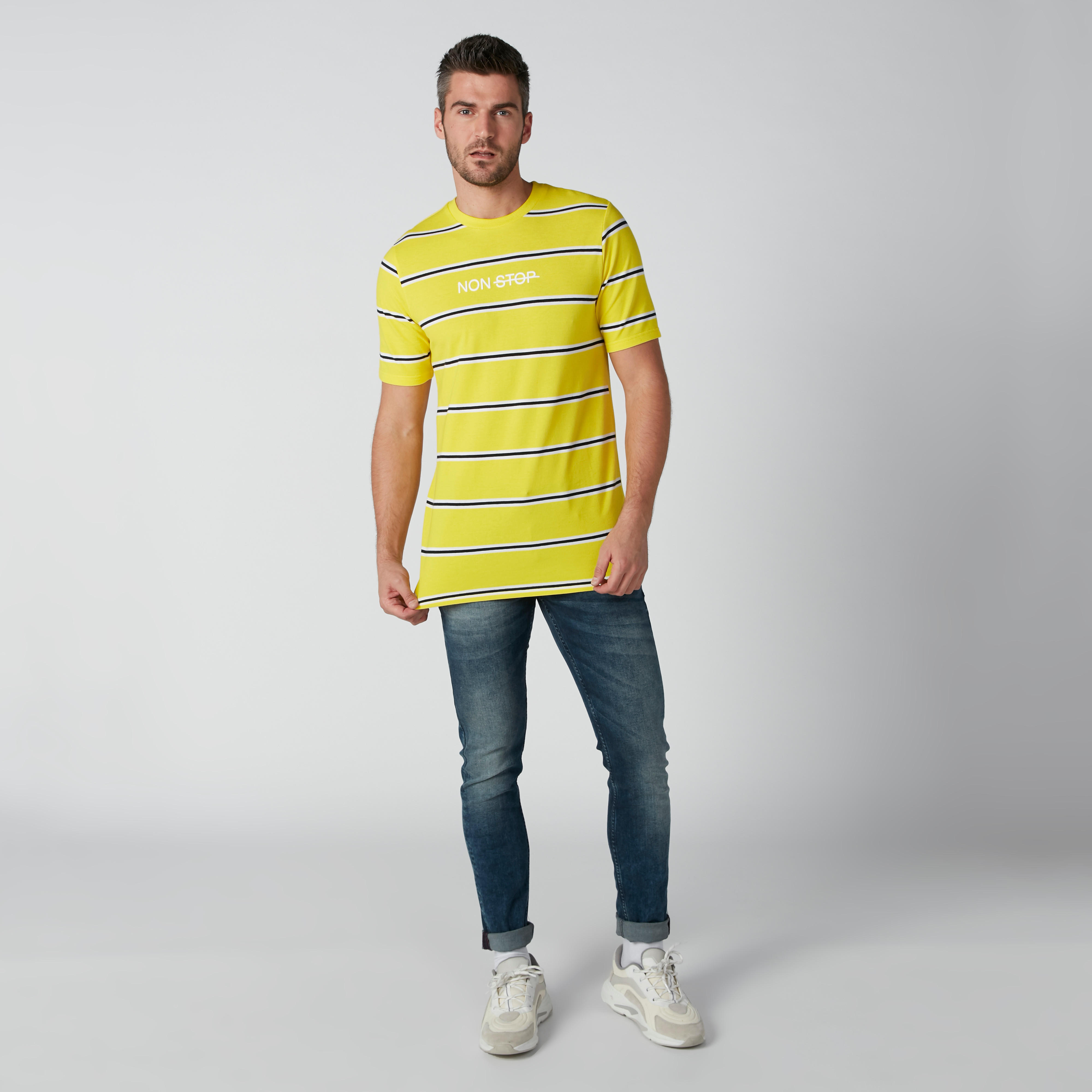 تيشيرت مقلّم بياقة مستديرة وأكمام قصيرة-men-clothing-tshirtsandpolos-tshirts-image-1