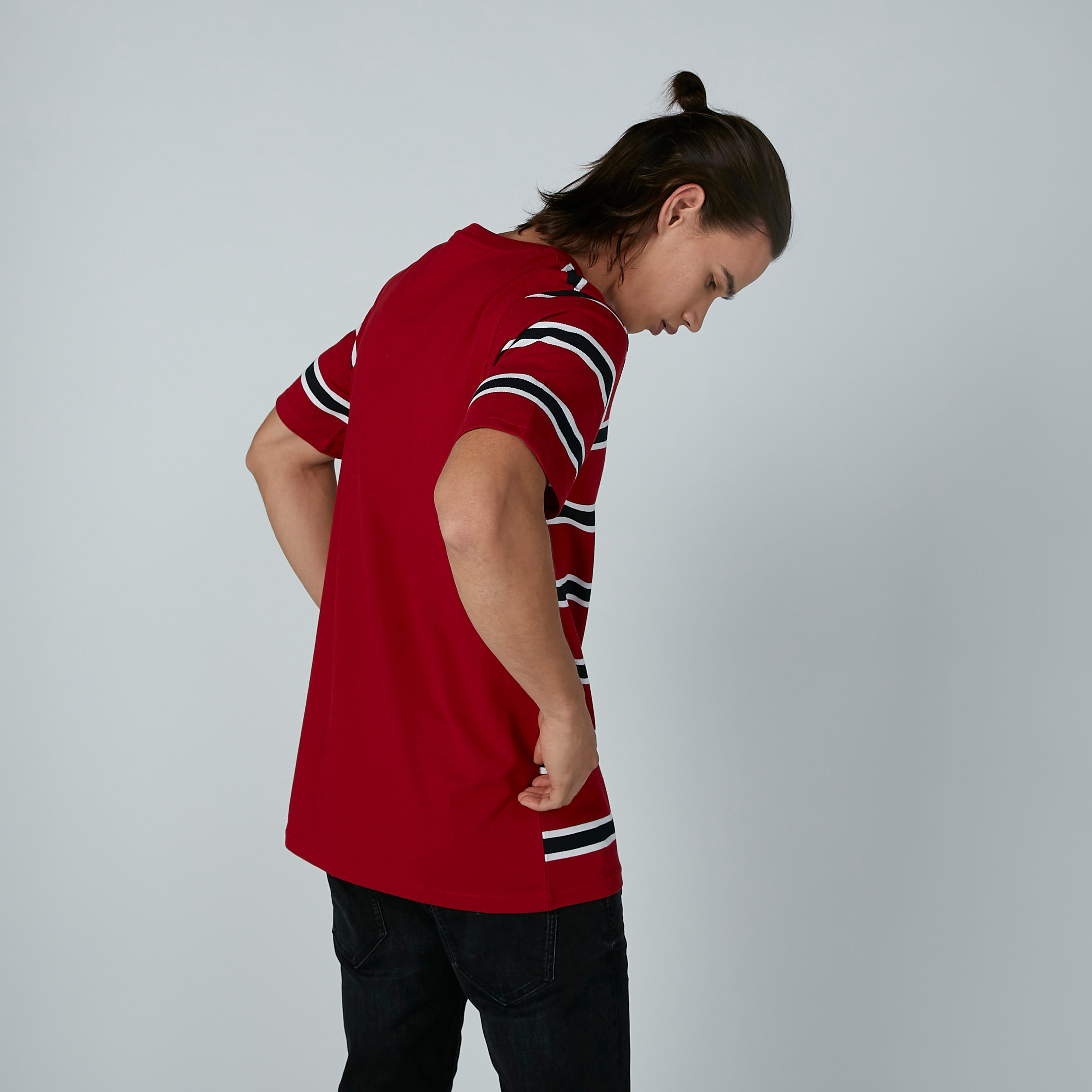 تيشيرت مقلّم بياقة مستديرة وأكمام قصيرة-men-clothing-tshirtsandpolos-tshirts-image-1