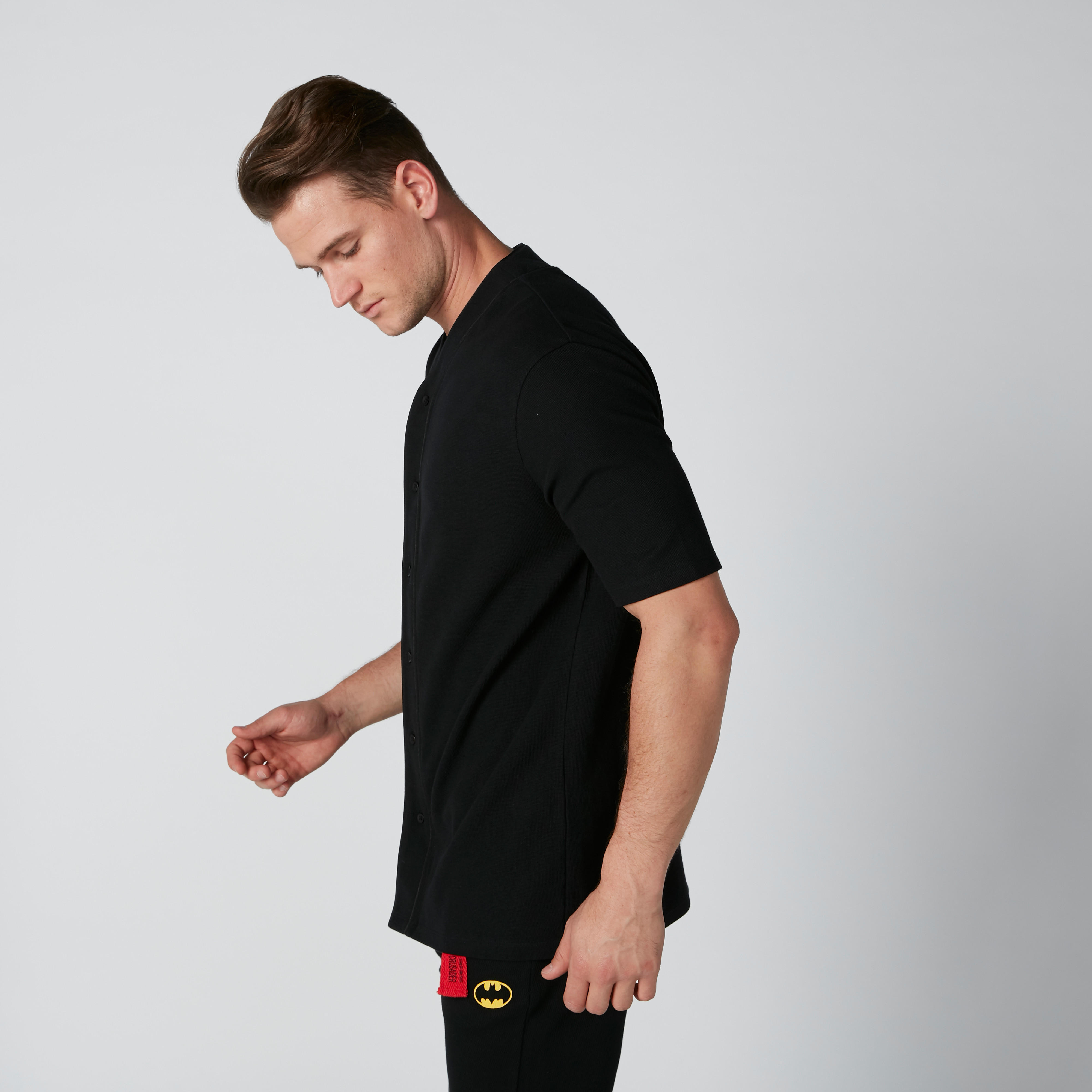 قميص بياقة V وأكمام قصيرة-men-clothing-shirts-image-4
