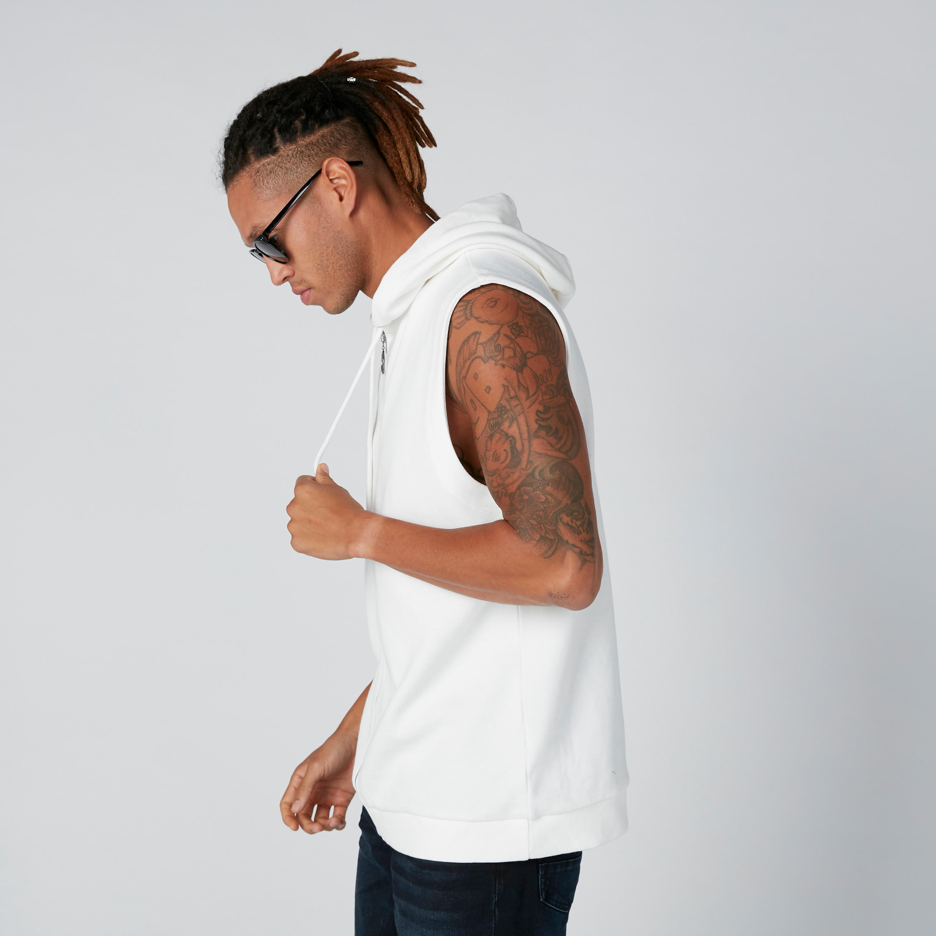 تيشيرت دون أكمام بقبعة وسحاب إغلاق-men-clothing-tshirtsandpolos-tshirts-image-4