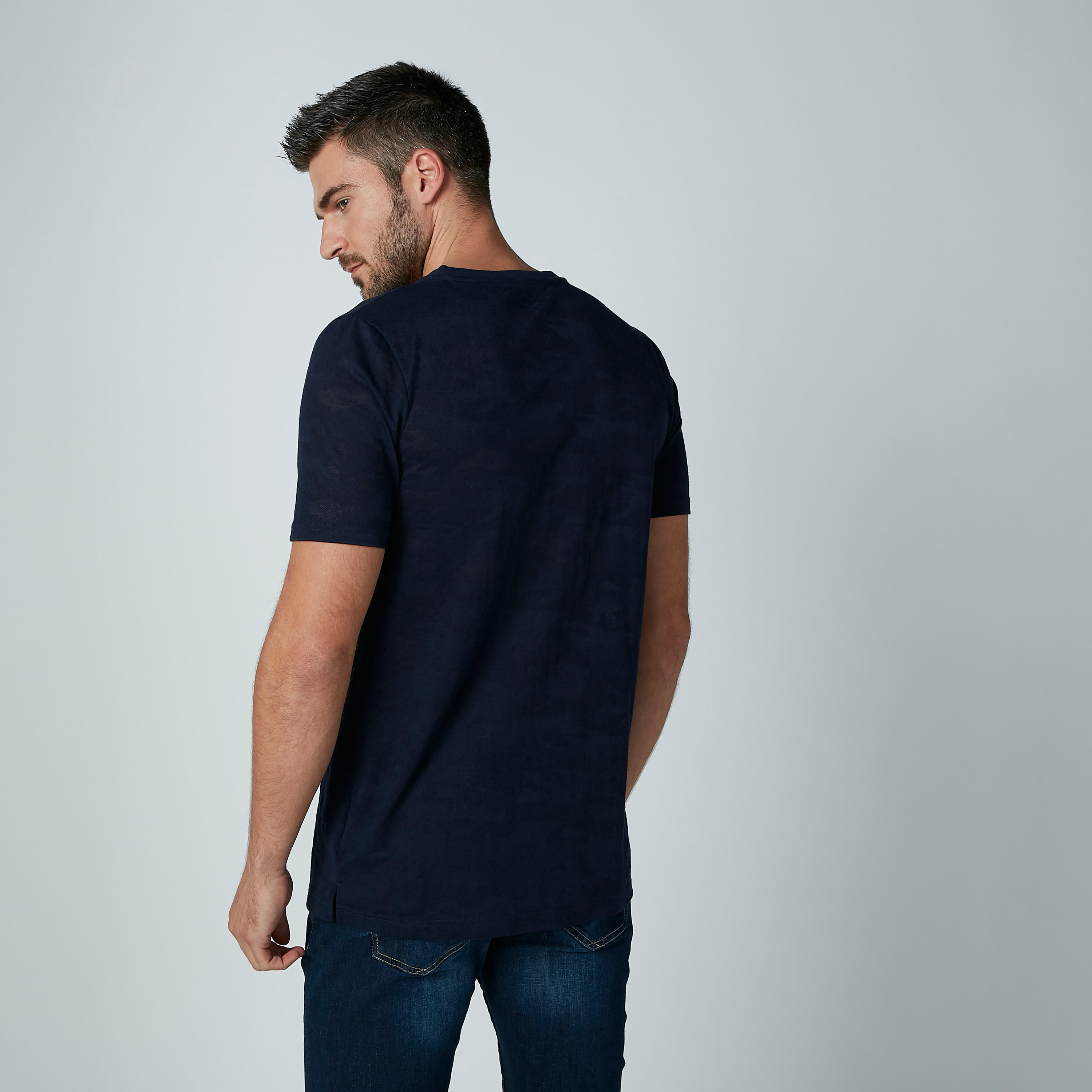 تيشيرت سادة بياقة مستديرة وأكمام قصيرة-men-clothing-tshirtsandpolos-tshirts-image-1
