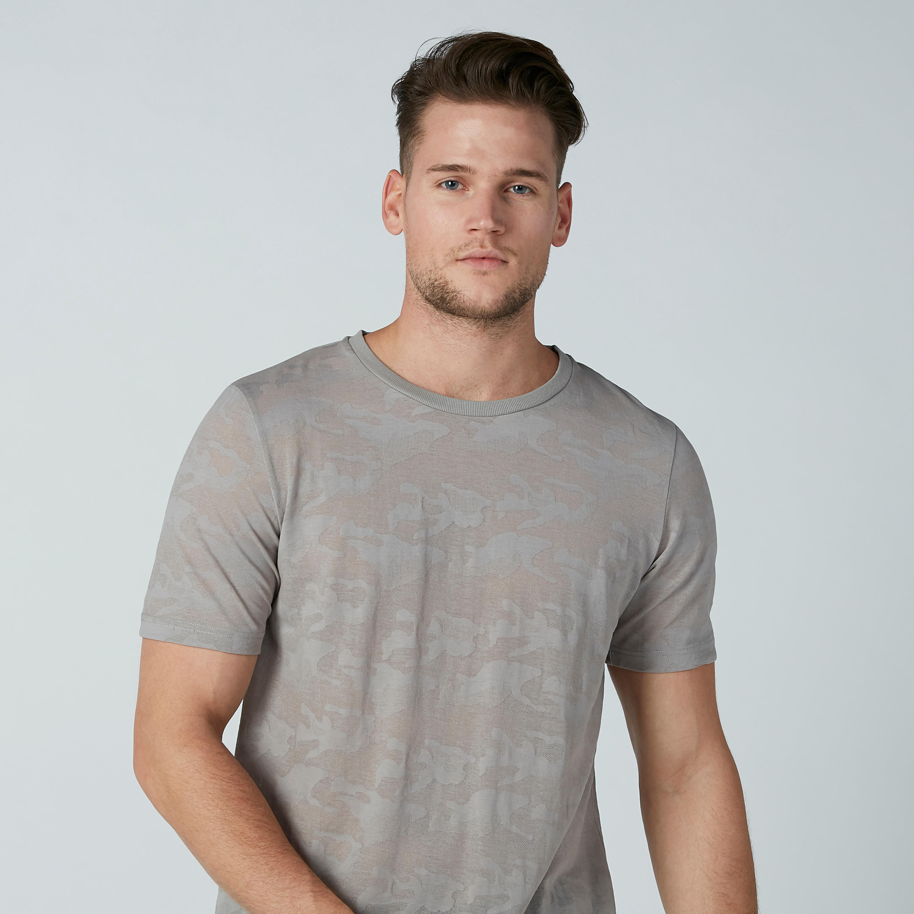 تيشيرت بياقة مستديرة وأكمام قصيرة وطبعات-men-clothing-tshirtsandpolos-tshirts-image-2