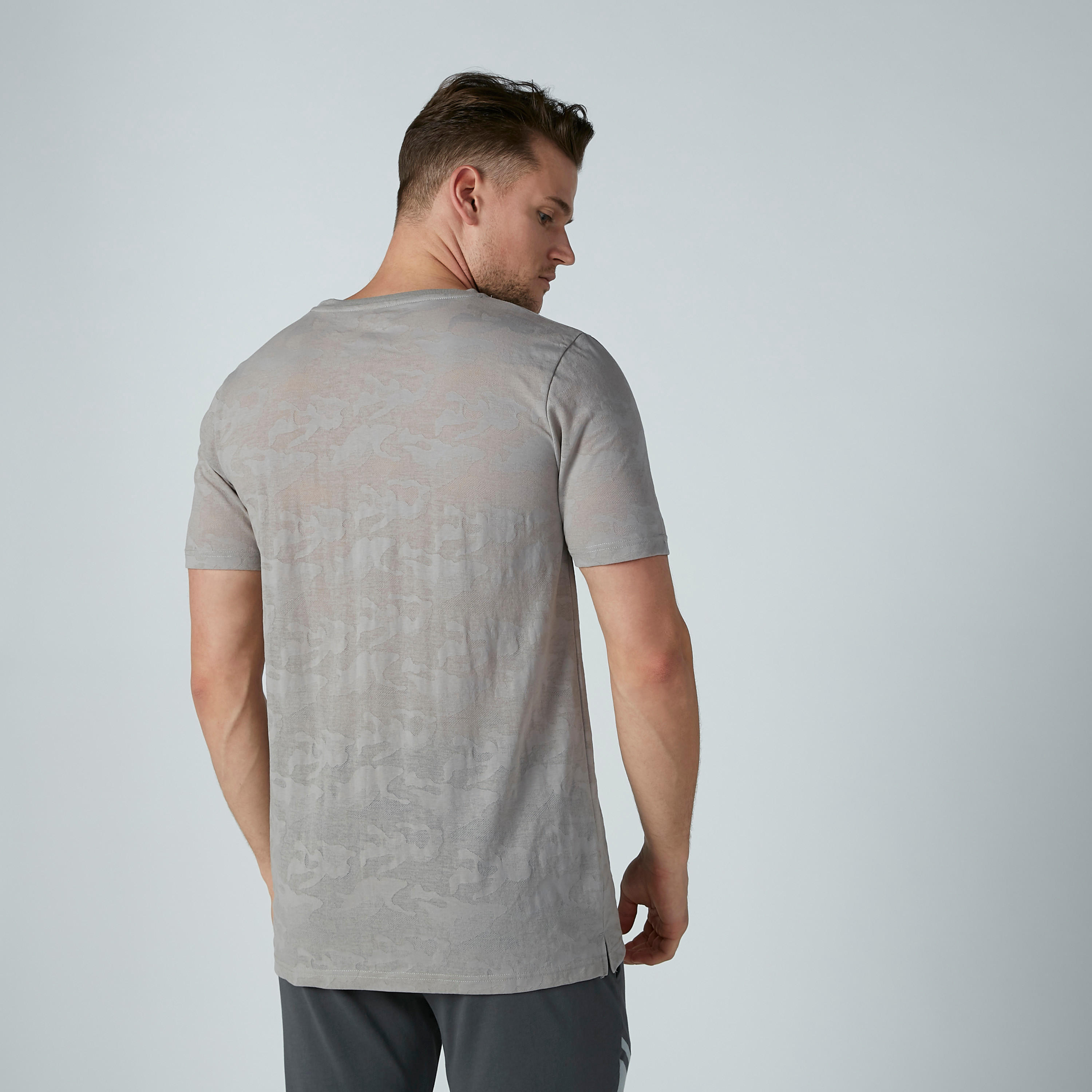 تيشيرت بياقة مستديرة وأكمام قصيرة وطبعات-men-clothing-tshirtsandpolos-tshirts-image-4