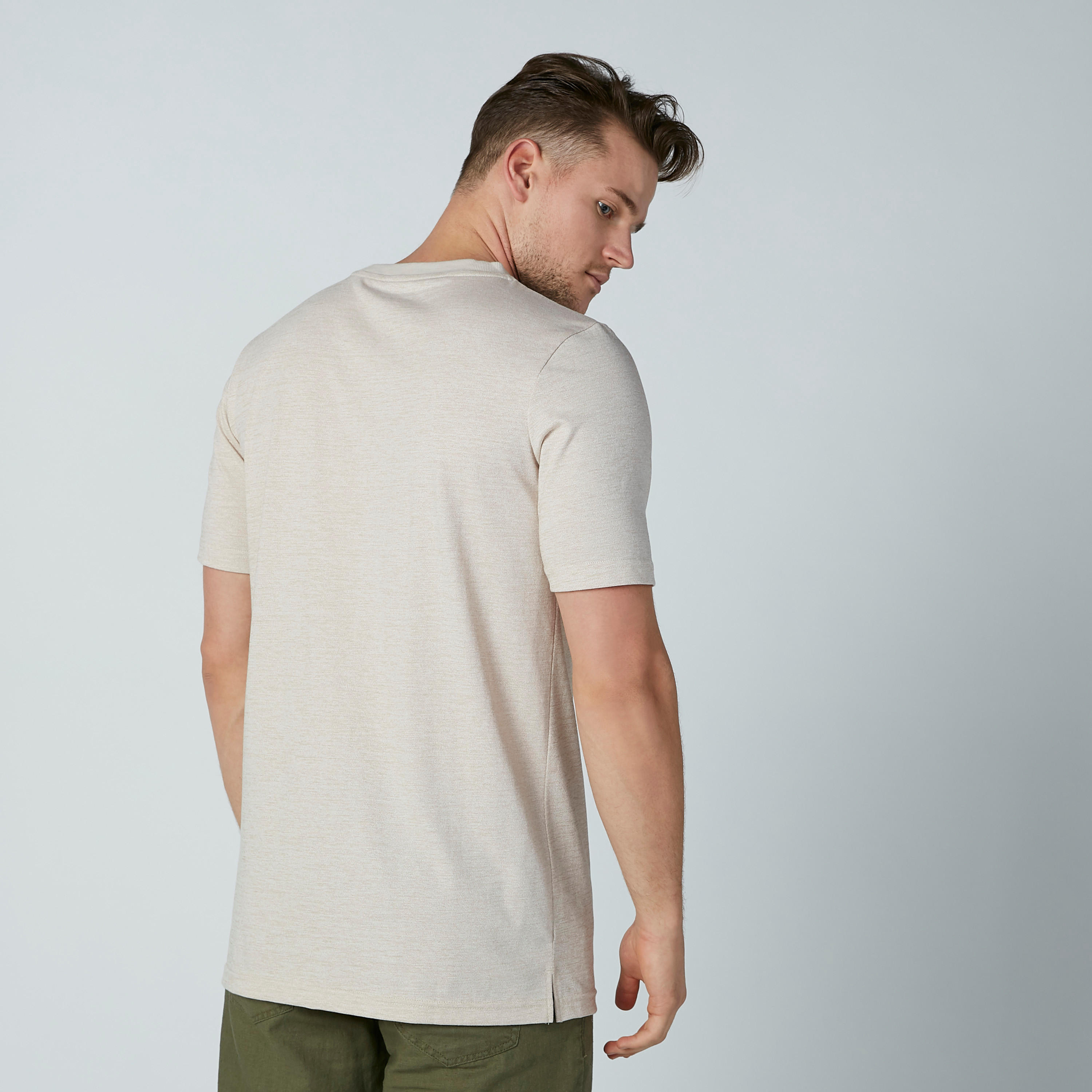 تيشيرت بياقة ضيقة وأكمام قصيرة وطبعات-men-clothing-tshirtsandpolos-tshirts-image-2