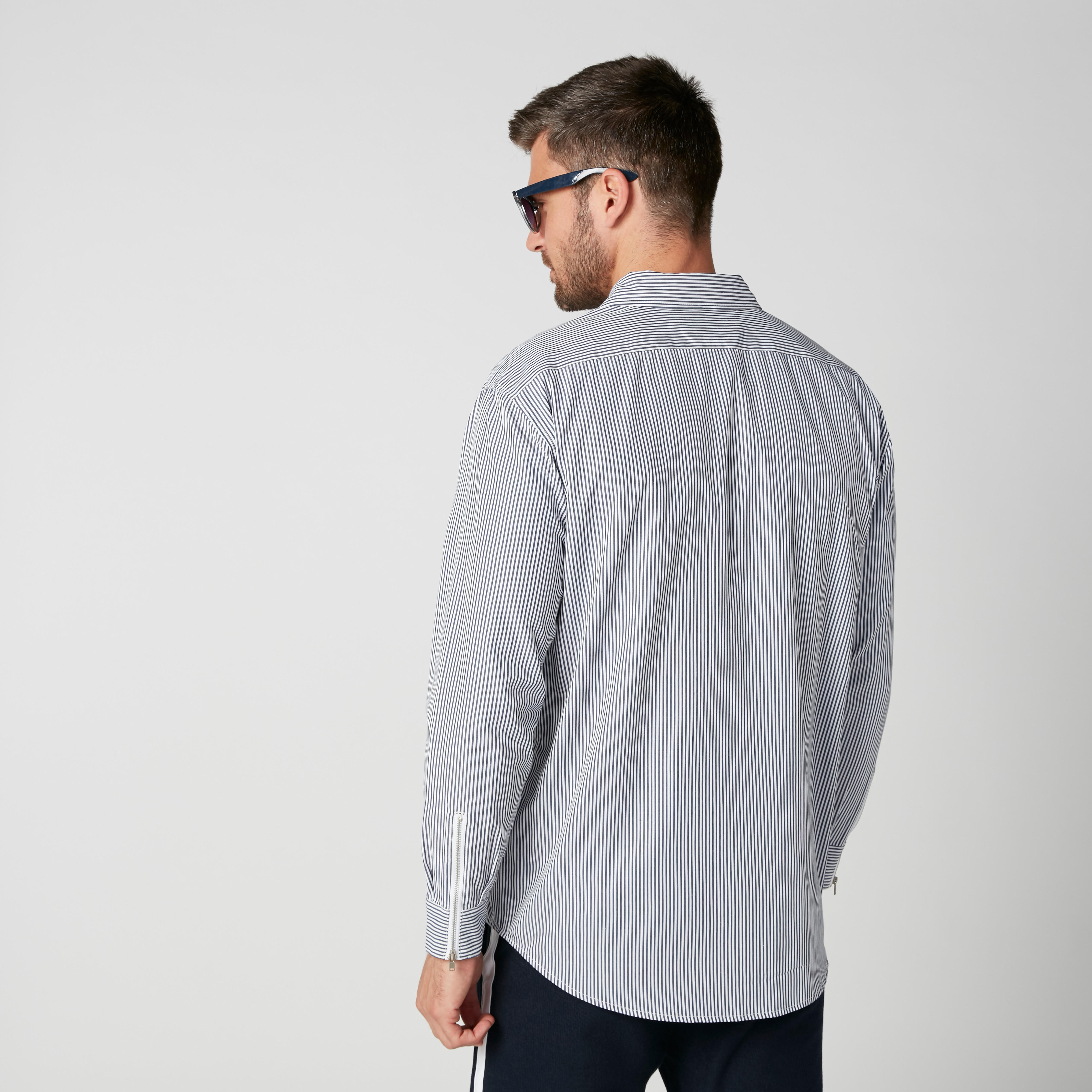 قميص مقلّم بأكمام طويلة وجيوب وسحّاب-men-clothing-shirts-image-2
