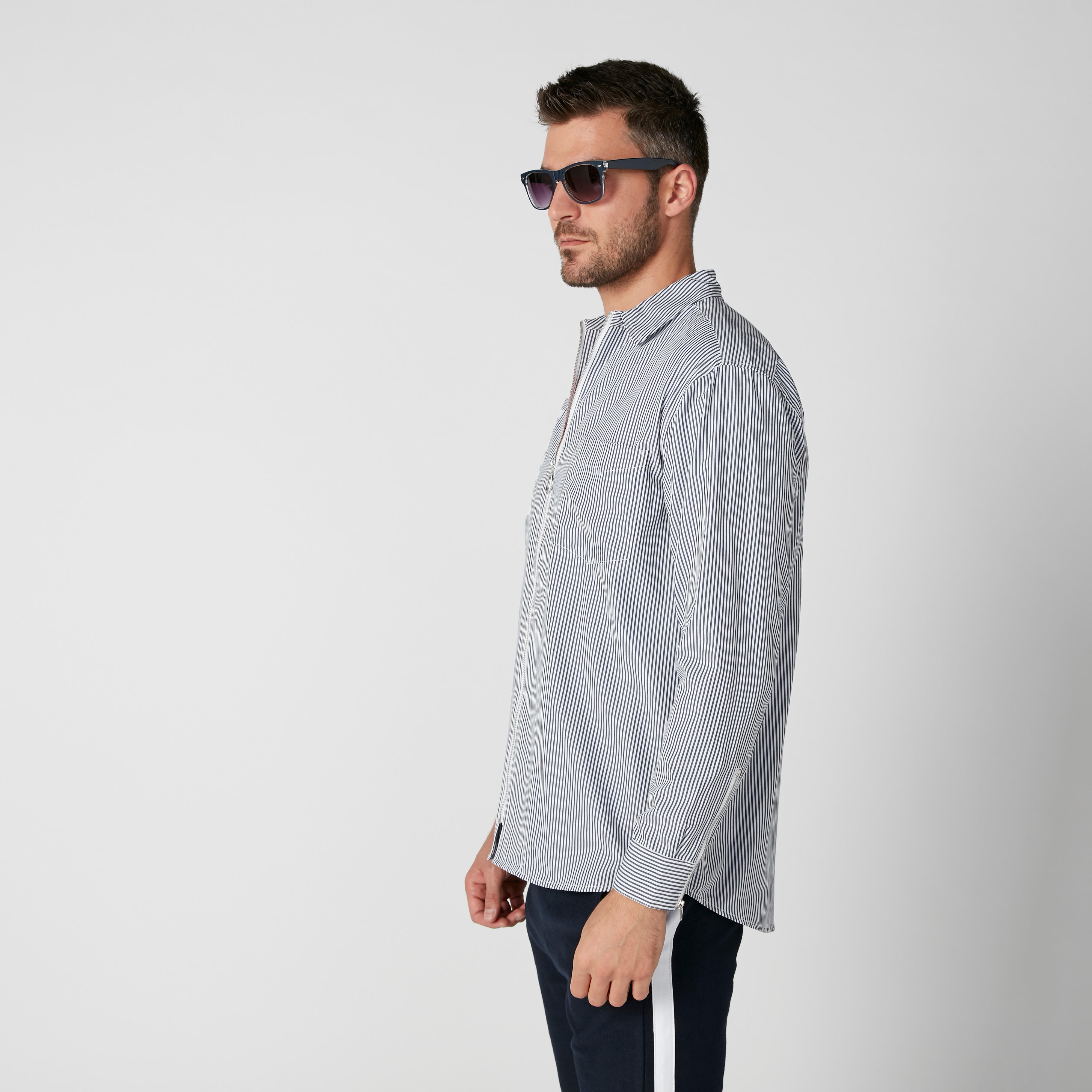 قميص مقلّم بأكمام طويلة وجيوب وسحّاب-men-clothing-shirts-image-3