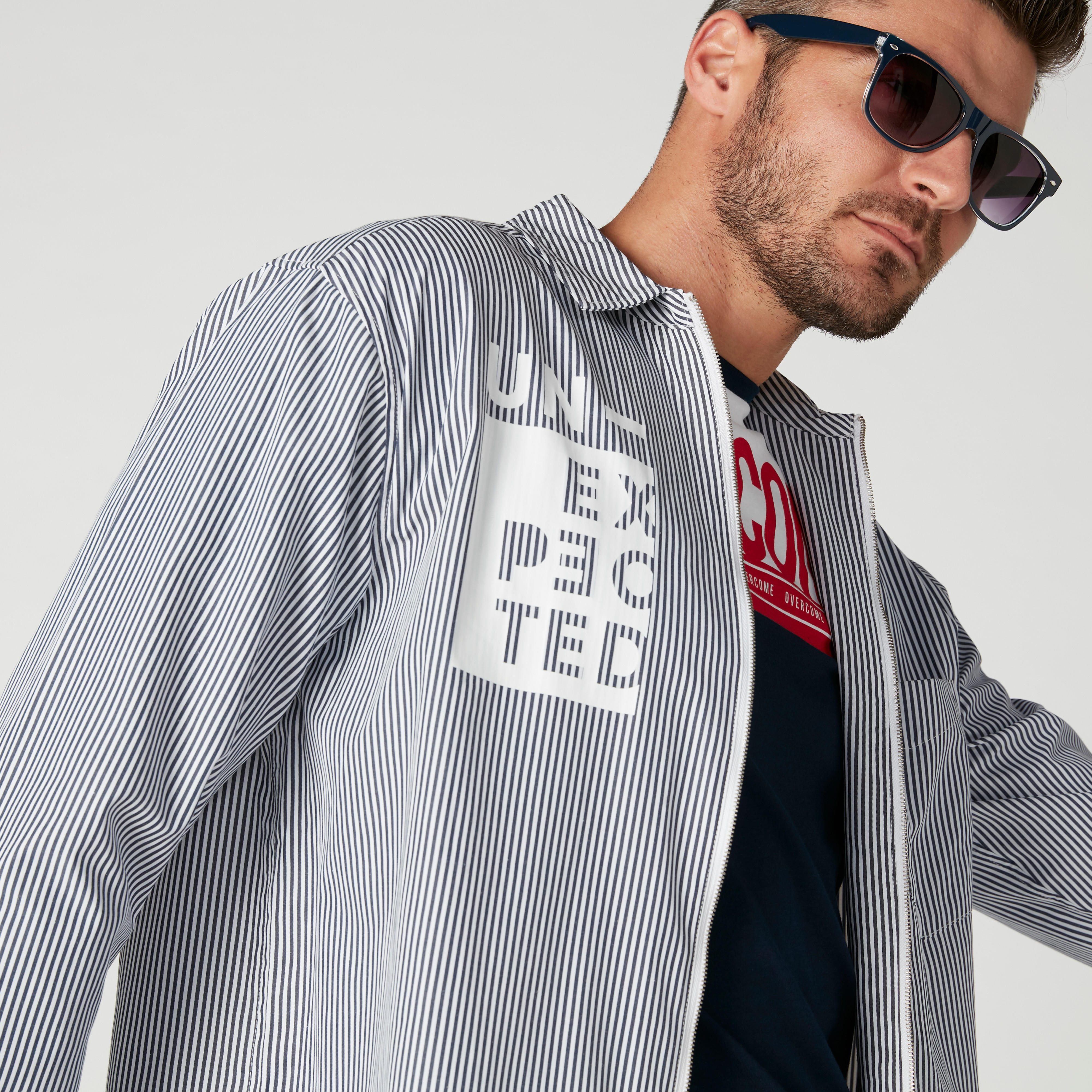 قميص مقلّم بأكمام طويلة وجيوب وسحّاب-men-clothing-shirts-image-6