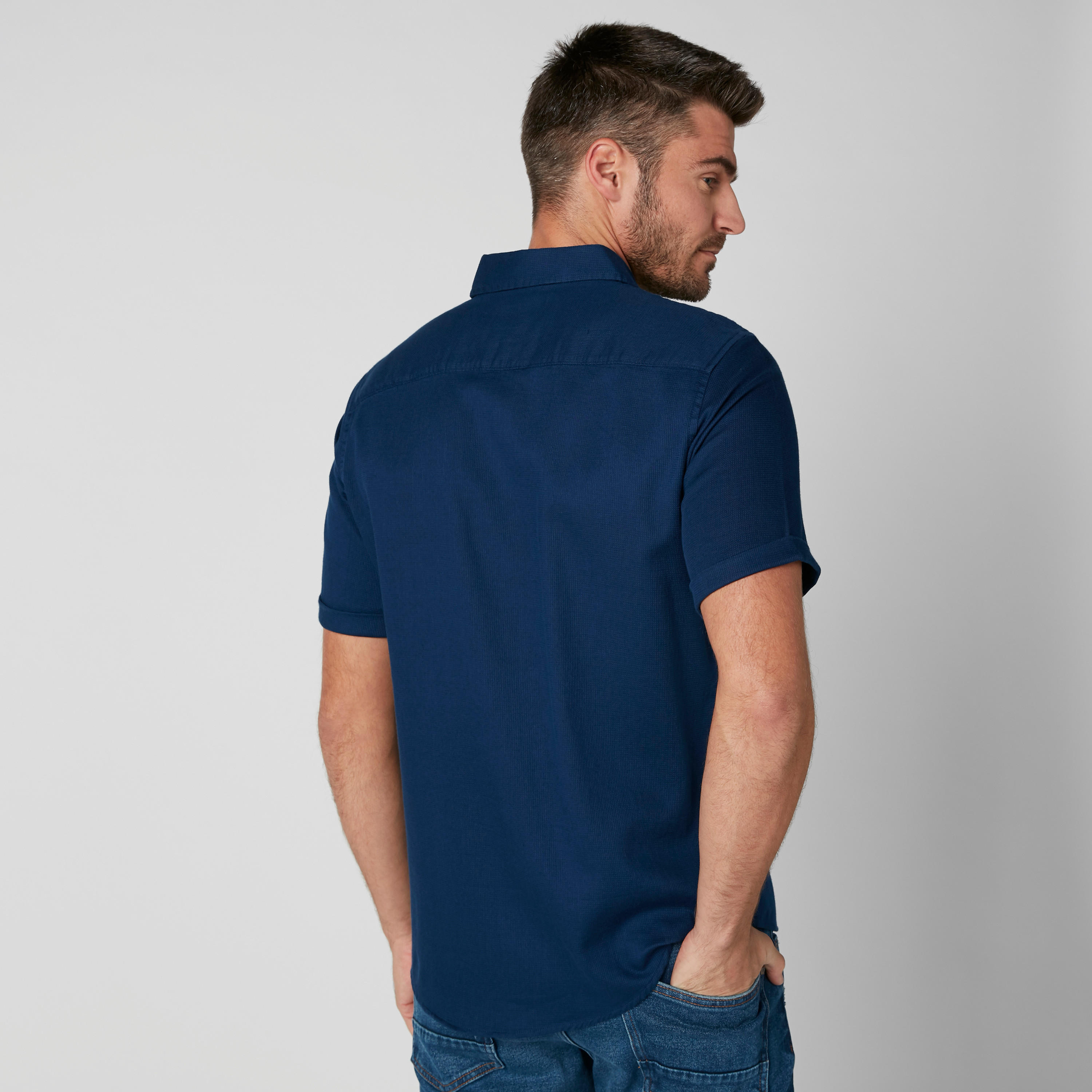قميص بأكمام قصيرة وأزرار-men-clothing-shirts-image-3