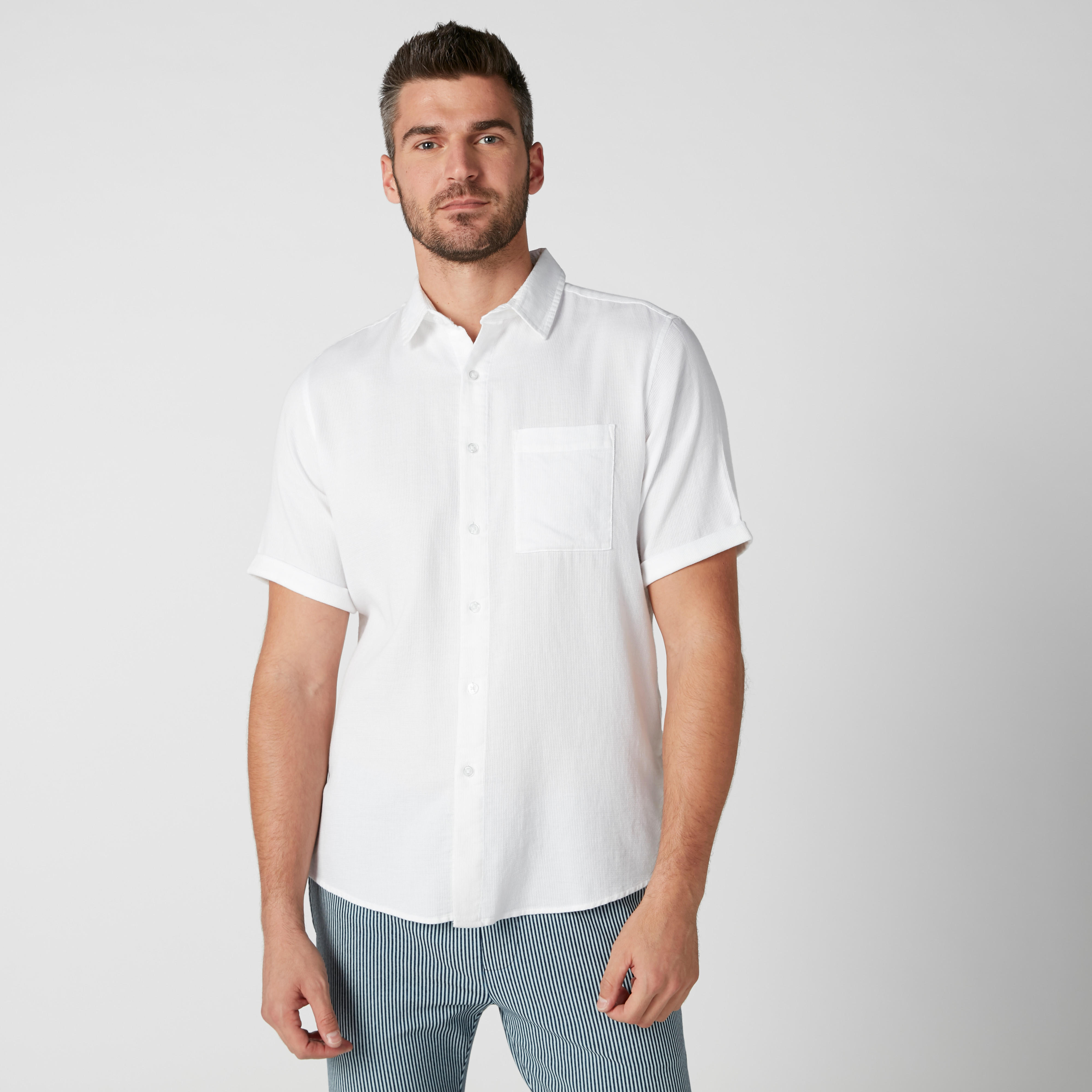 قميص بأكمام قصيرة وأزرار-men-clothing-shirts-image-8