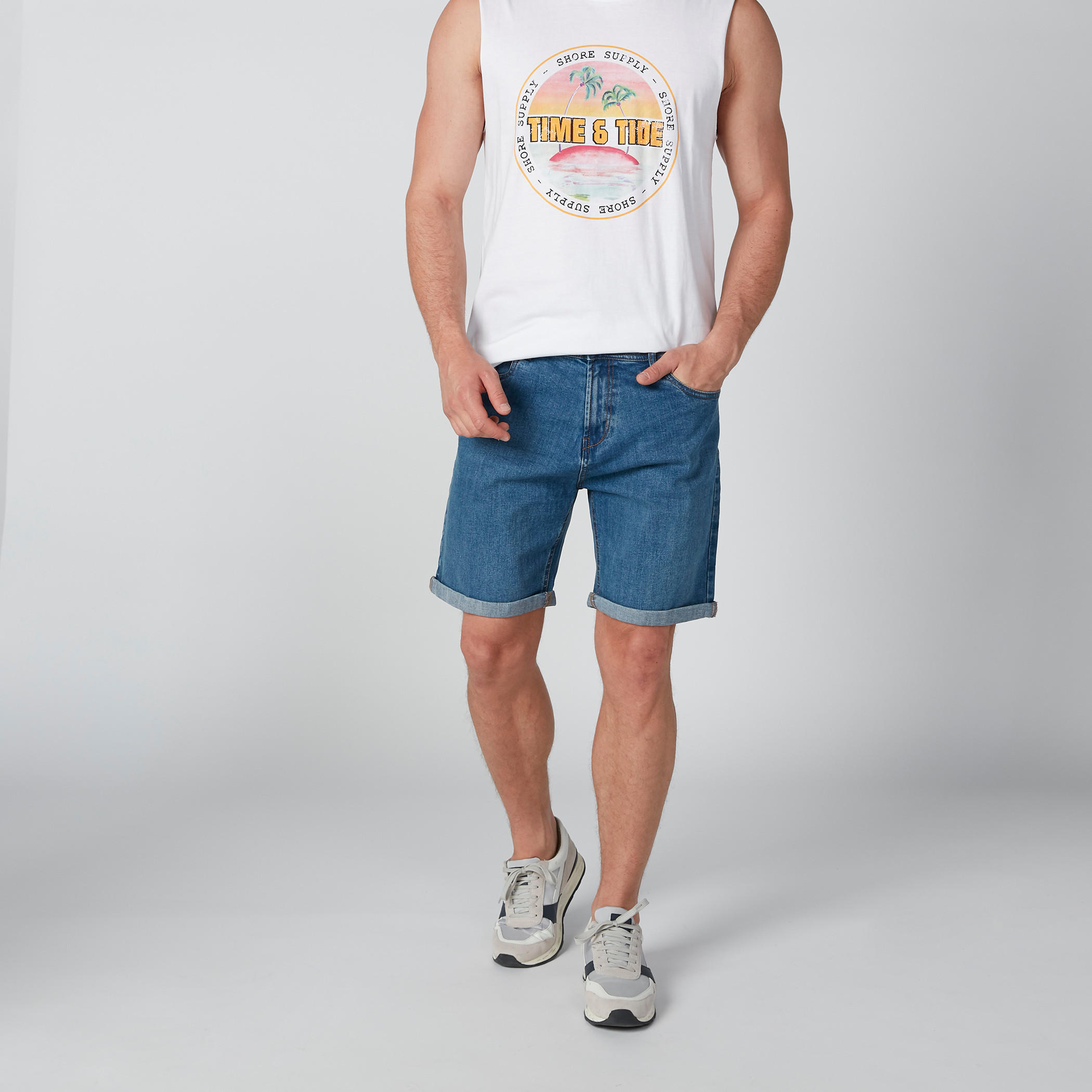 شورت دينم بقصّة عادية وخصر متوسط الارتفاع وجيوب-men-clothing-bottoms-shorts-image-2