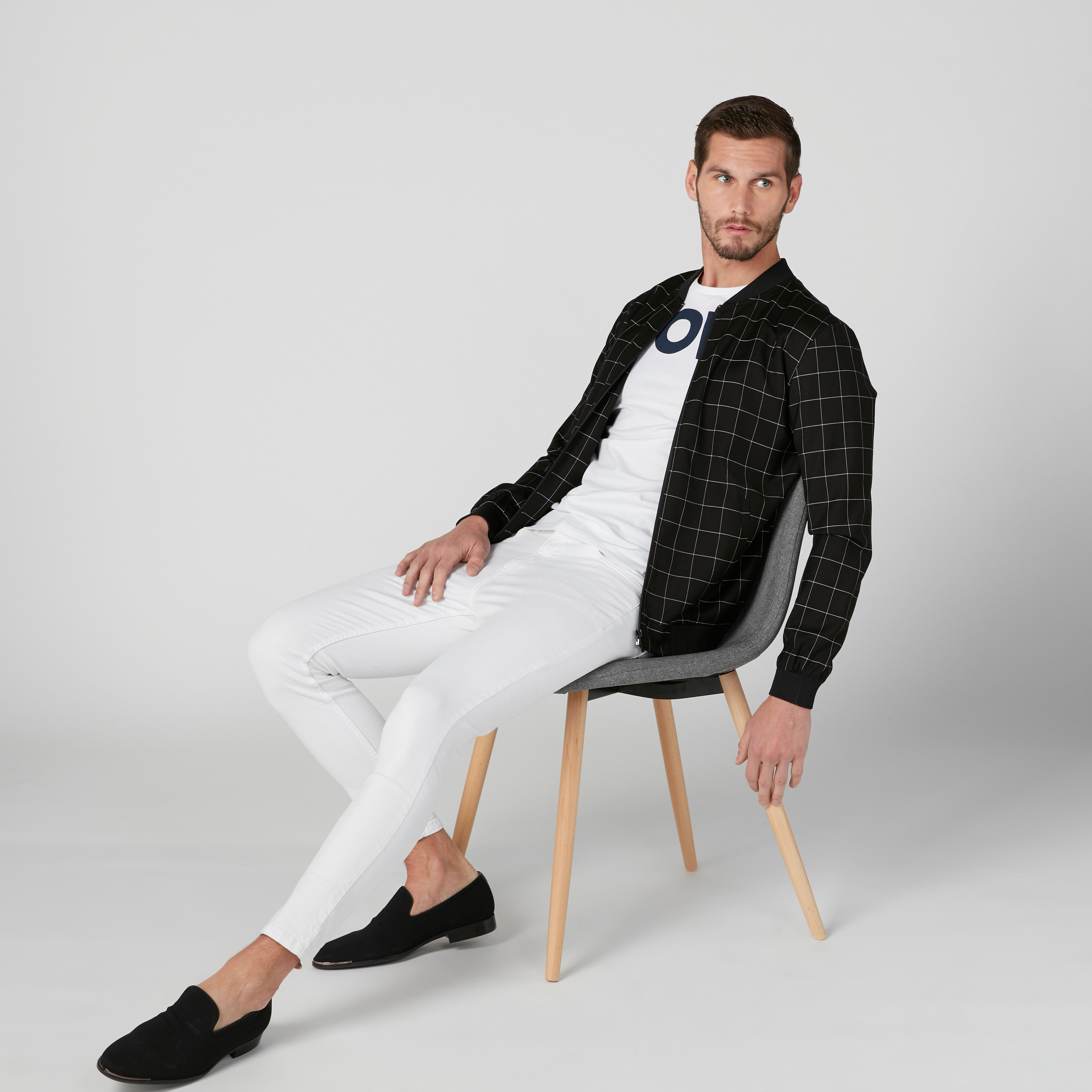 بنطال جينز طويل بخصر متوسط الارتفاع وجيوب وحلقات للحزام-men-clothing-bottoms-jeans-image-3