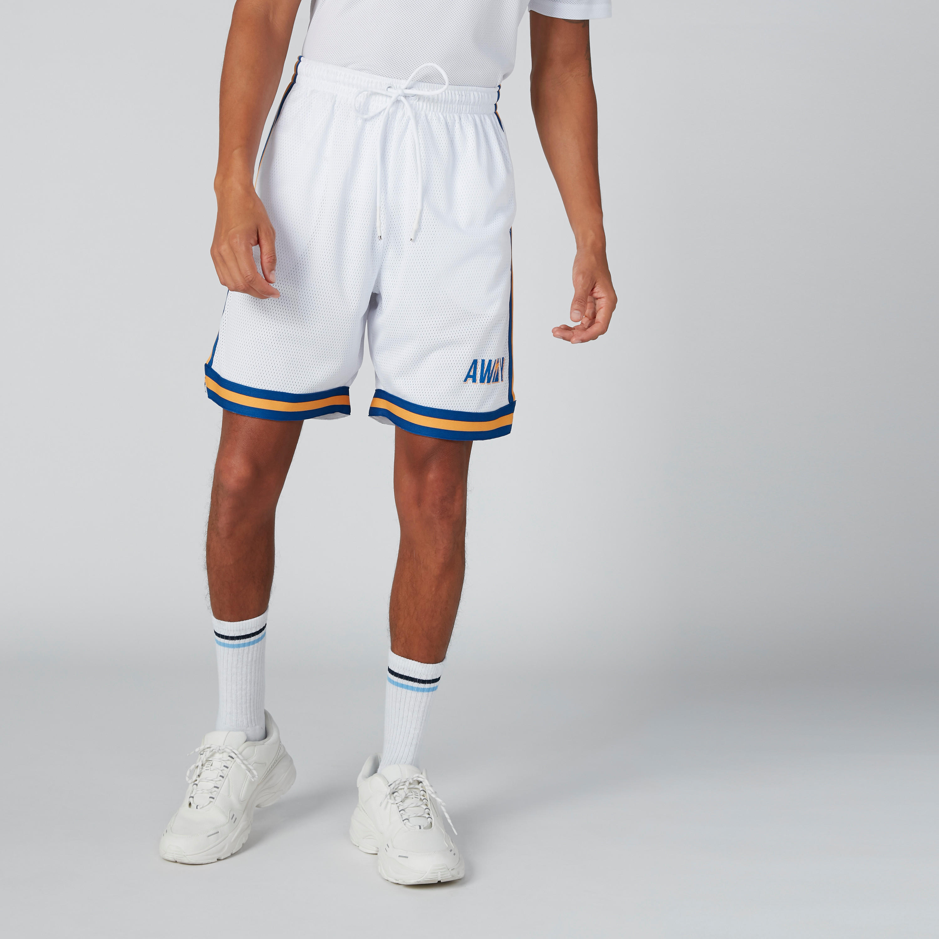 شورت بقصّة عاديّة ورباط وخصر متوسط الارتفاع وطبعات-men-clothing-bottoms-shorts-image-4
