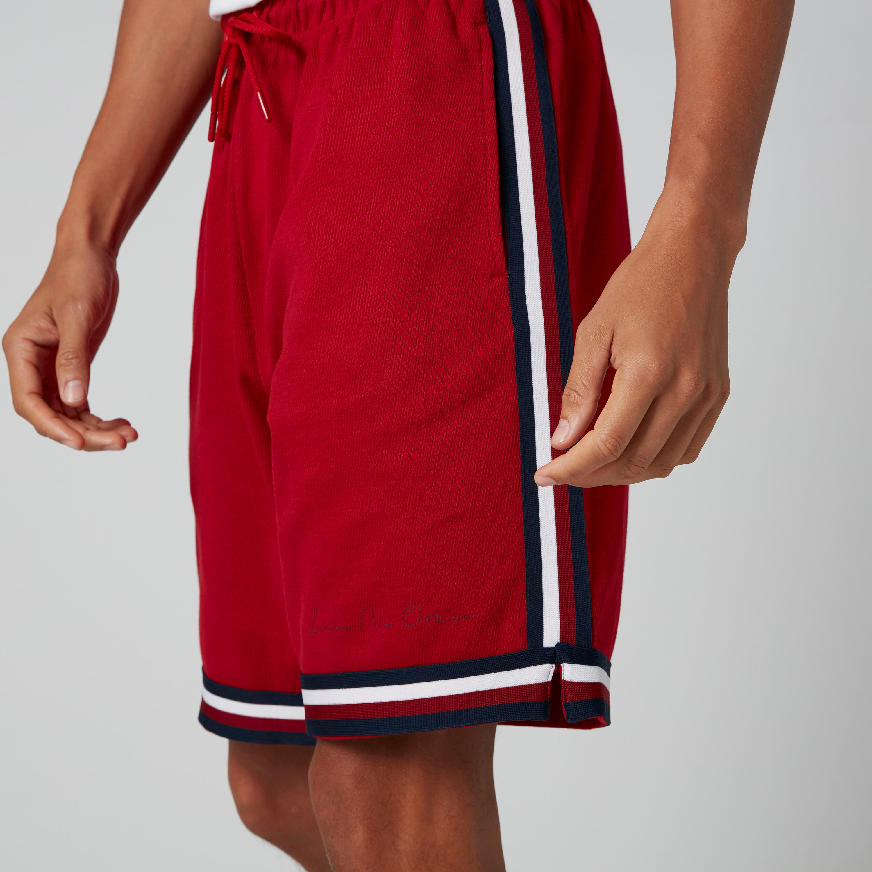 شورت بخصر متوسط الارتفاع ورباط وجيوب وشريطة-men-clothing-bottoms-shorts-image-5
