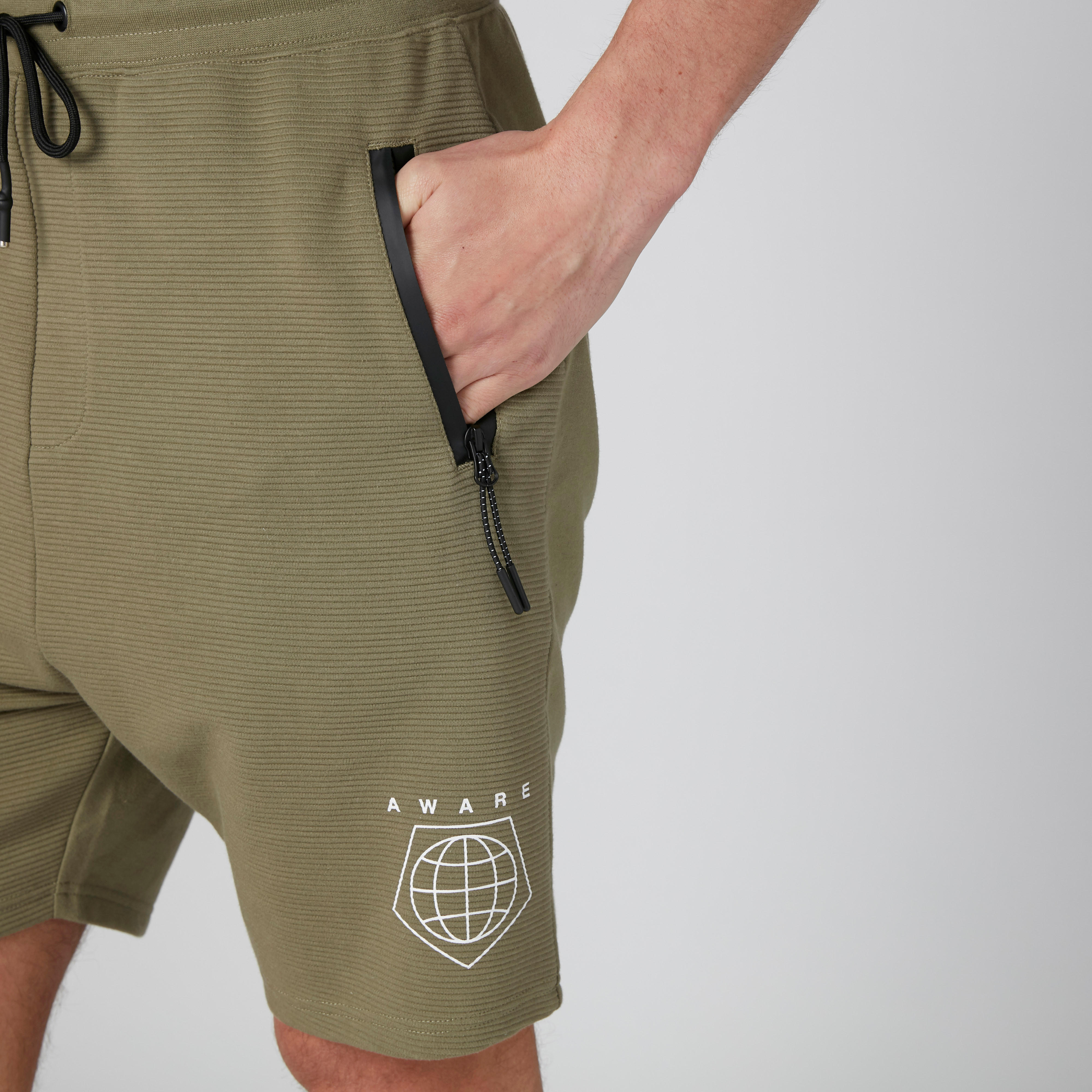 شورت بخصر متوسط الارتفاع ورباط وجيوب وطبعات-men-clothing-bottoms-shorts-image-5