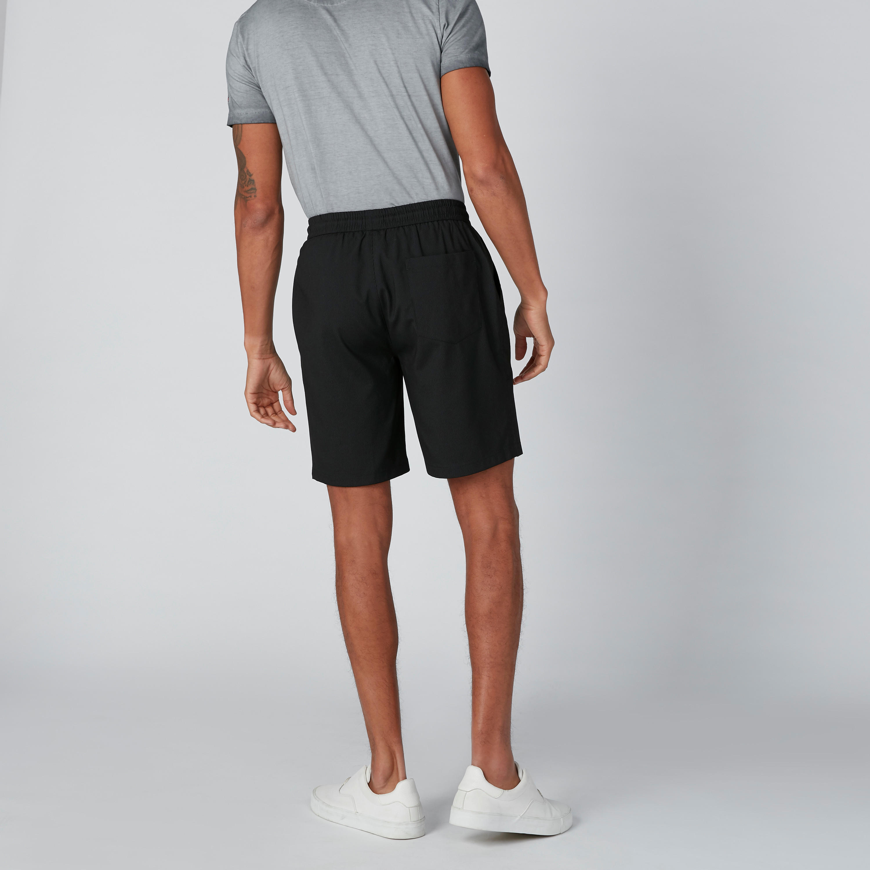 شورت بقصّة عادية ورباط وخصر متوسط الارتفاع وجيوب-men-clothing-bottoms-shorts-image-4