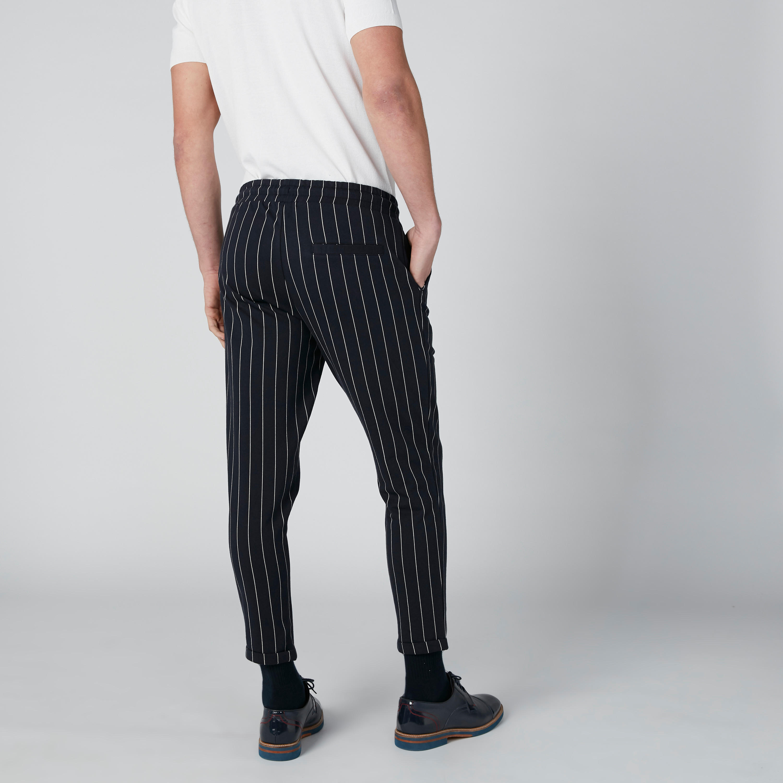 بنطال رياضي طويل مقلّم برباط وجيوب-men-clothing-bottoms-trousersandchinos-trousers-image-2