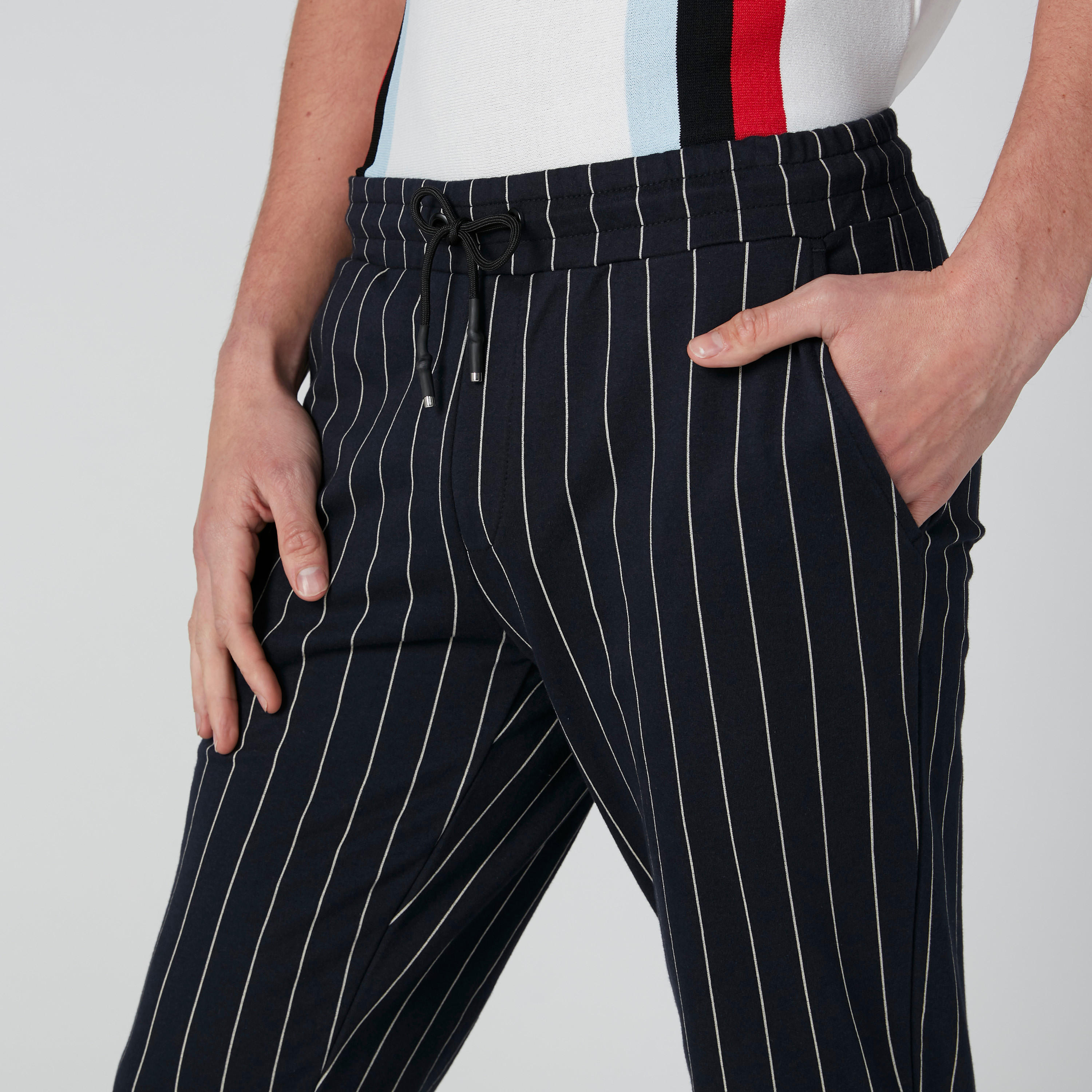 بنطال رياضي طويل مقلّم برباط وجيوب-men-clothing-bottoms-trousersandchinos-trousers-image-6
